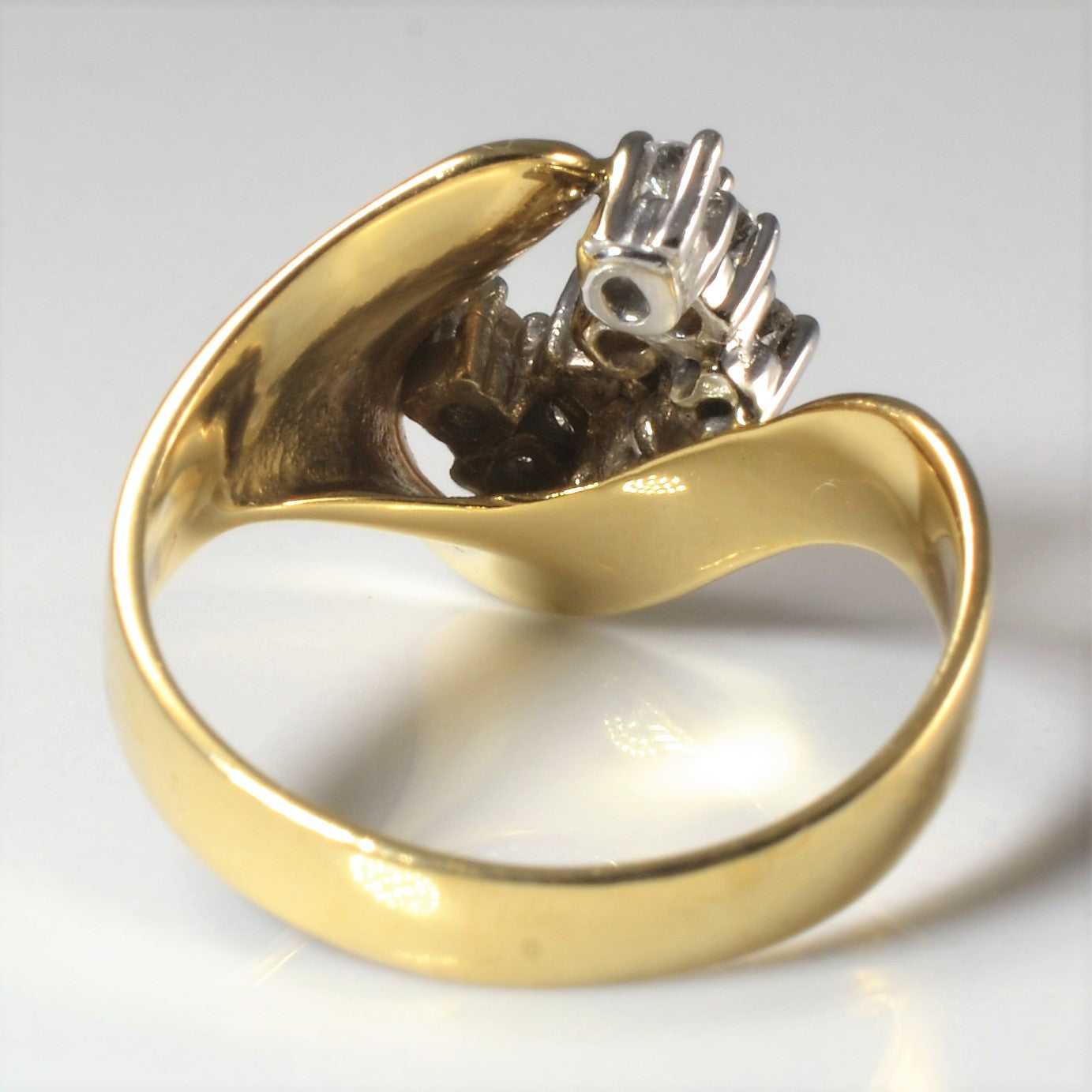 Abstract Diamond Swoop Ring | 0.18ctw | SZ 6.75 |