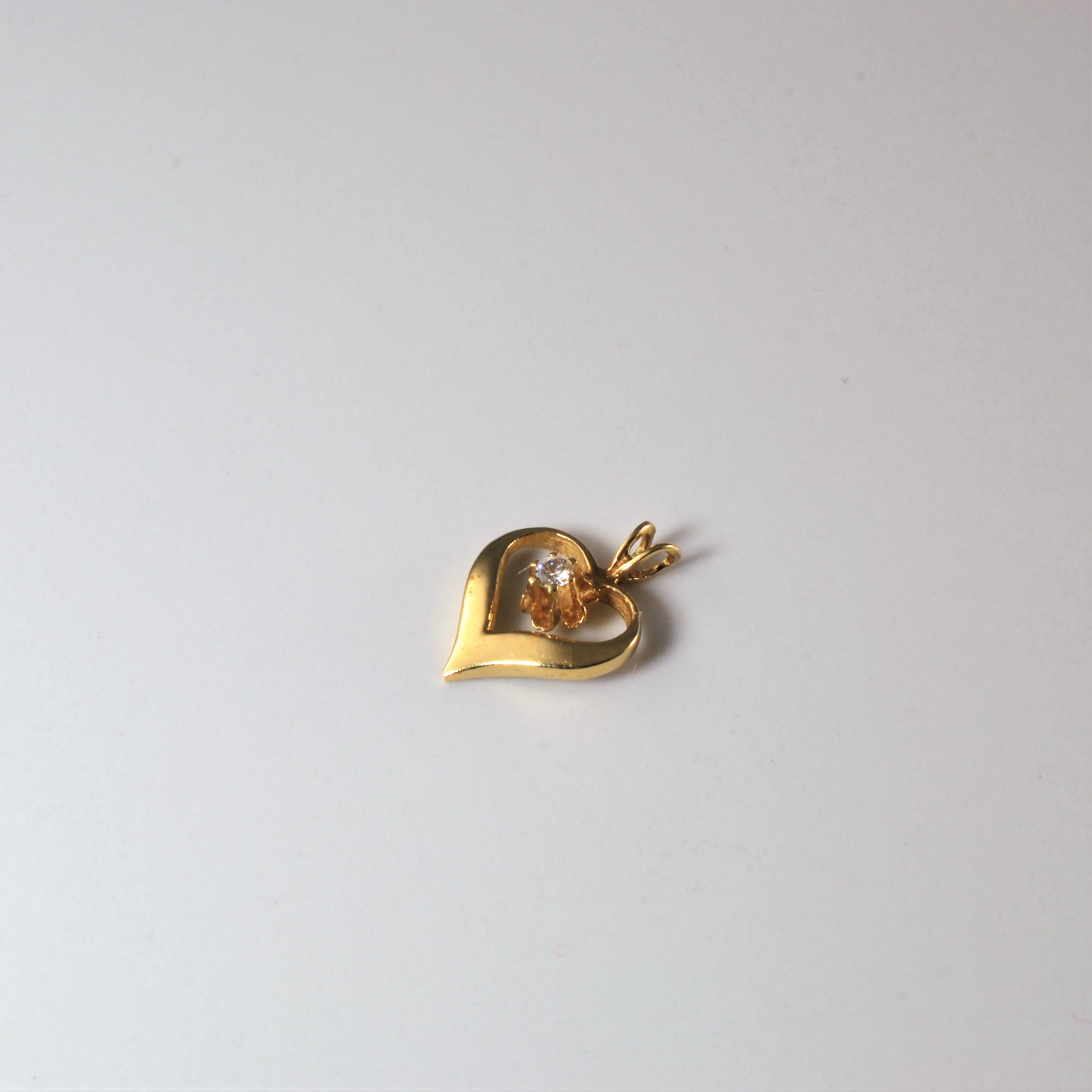 Pendentif solitaire en forme de cœur avec diamant | 0,05 ct |