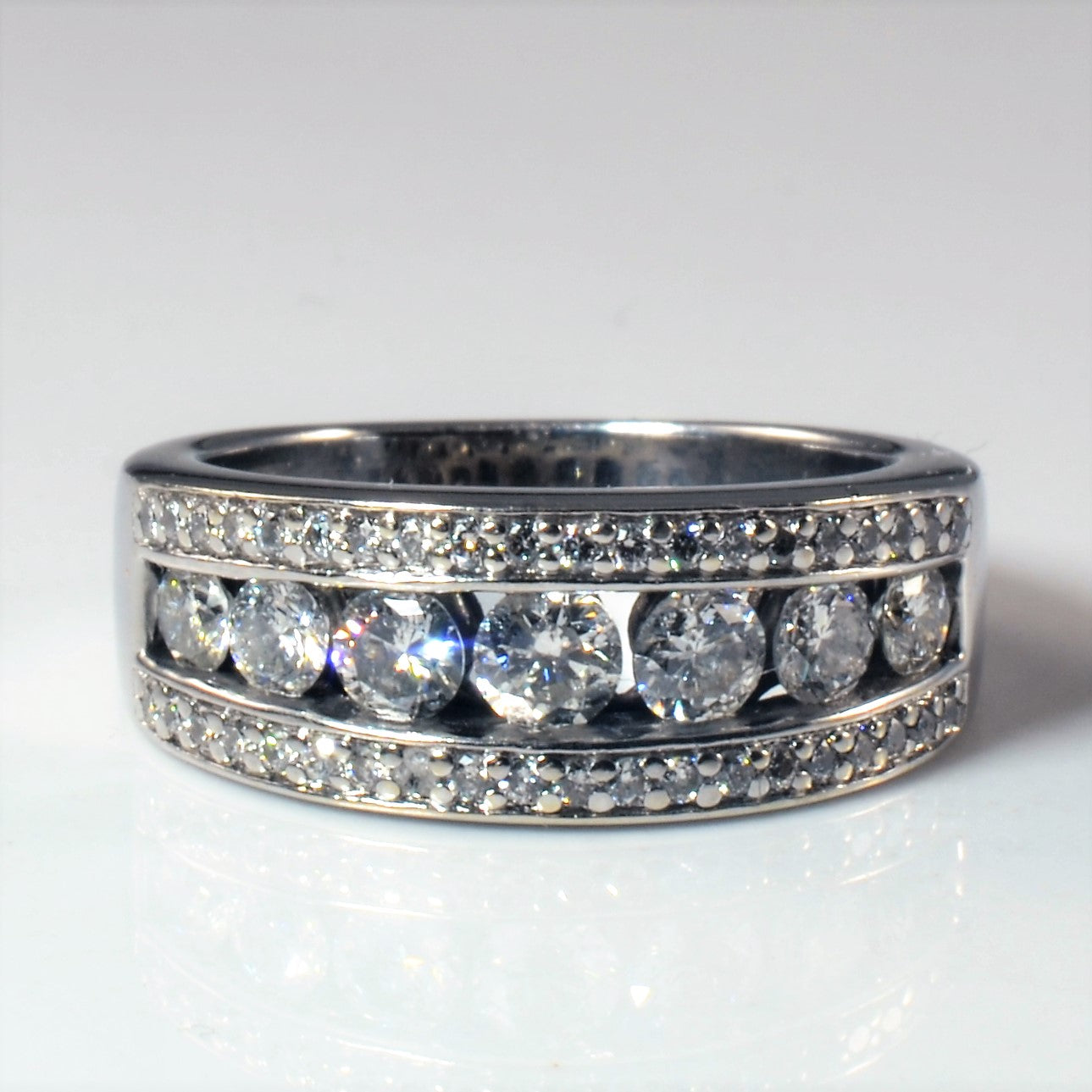 Bague sertie de diamants en canal | 0,92 ct | Taille 5,75 |