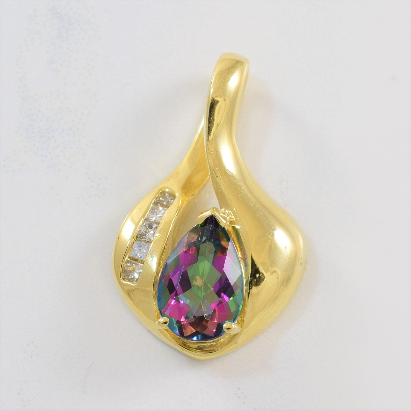 Pendentif goutte en diamant et topaze mystique | 0,17 ct au total, 2,50 ct |