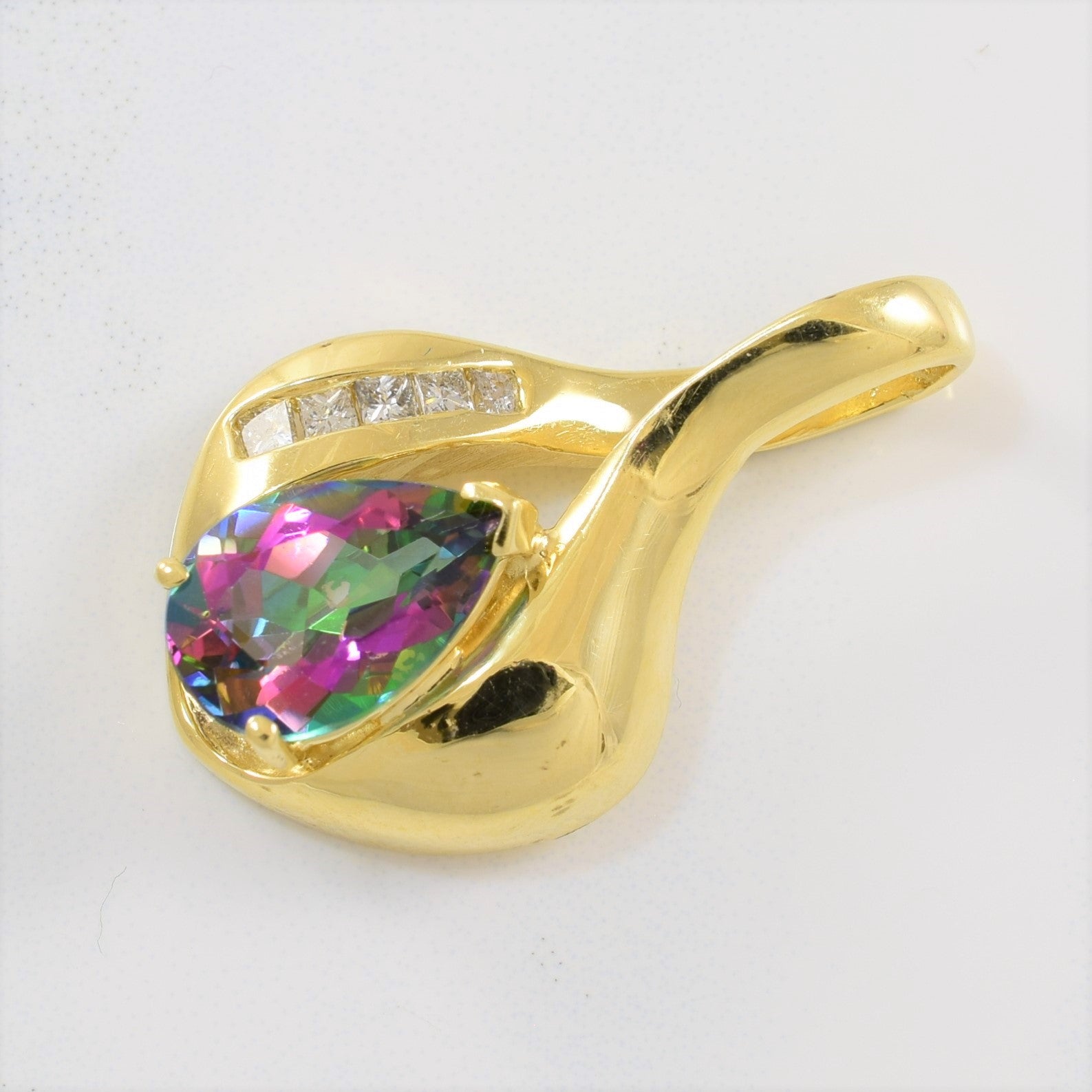 Pendentif goutte en diamant et topaze mystique | 0,17 ct au total, 2,50 ct |