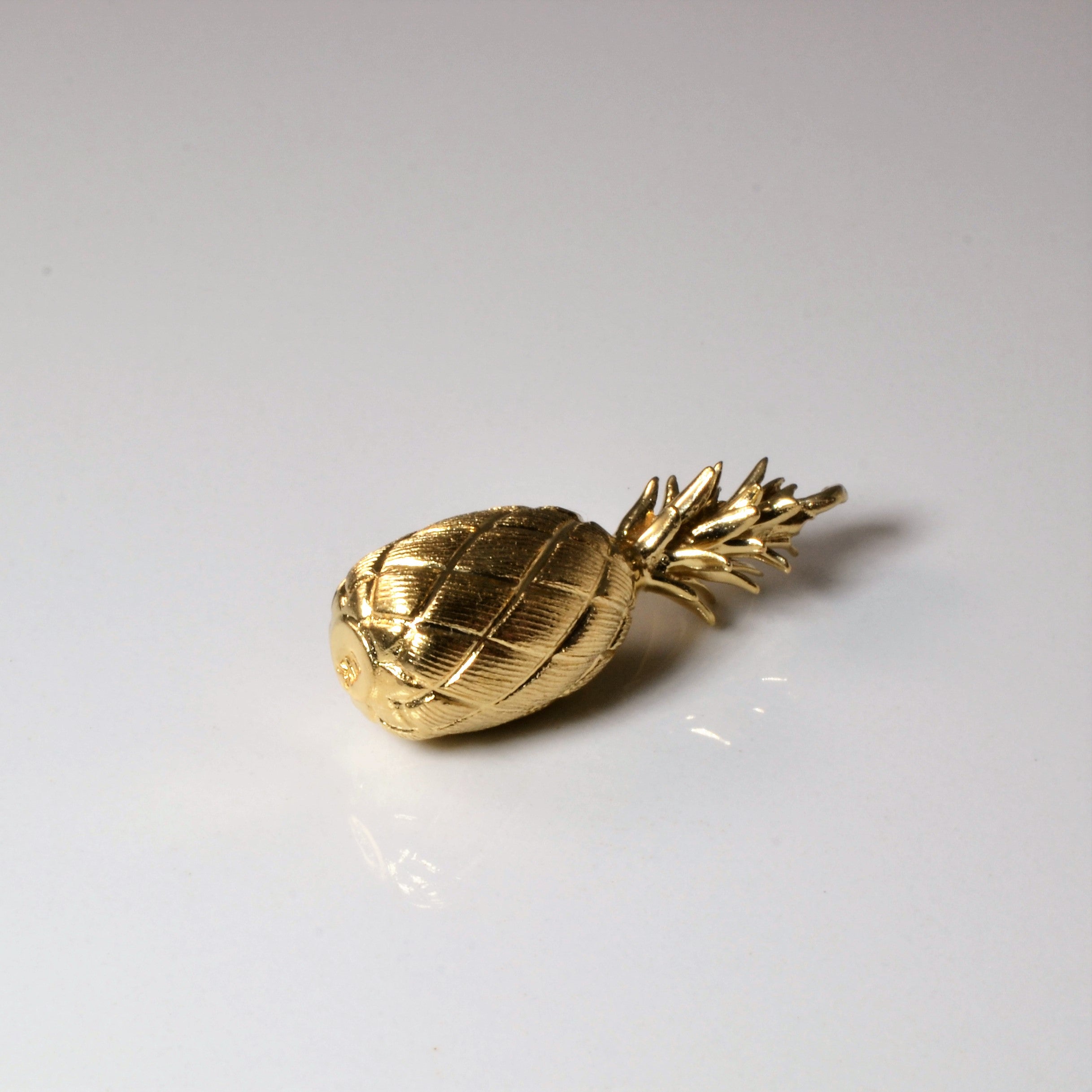 Yellow Gold Pineapple Pendant |
