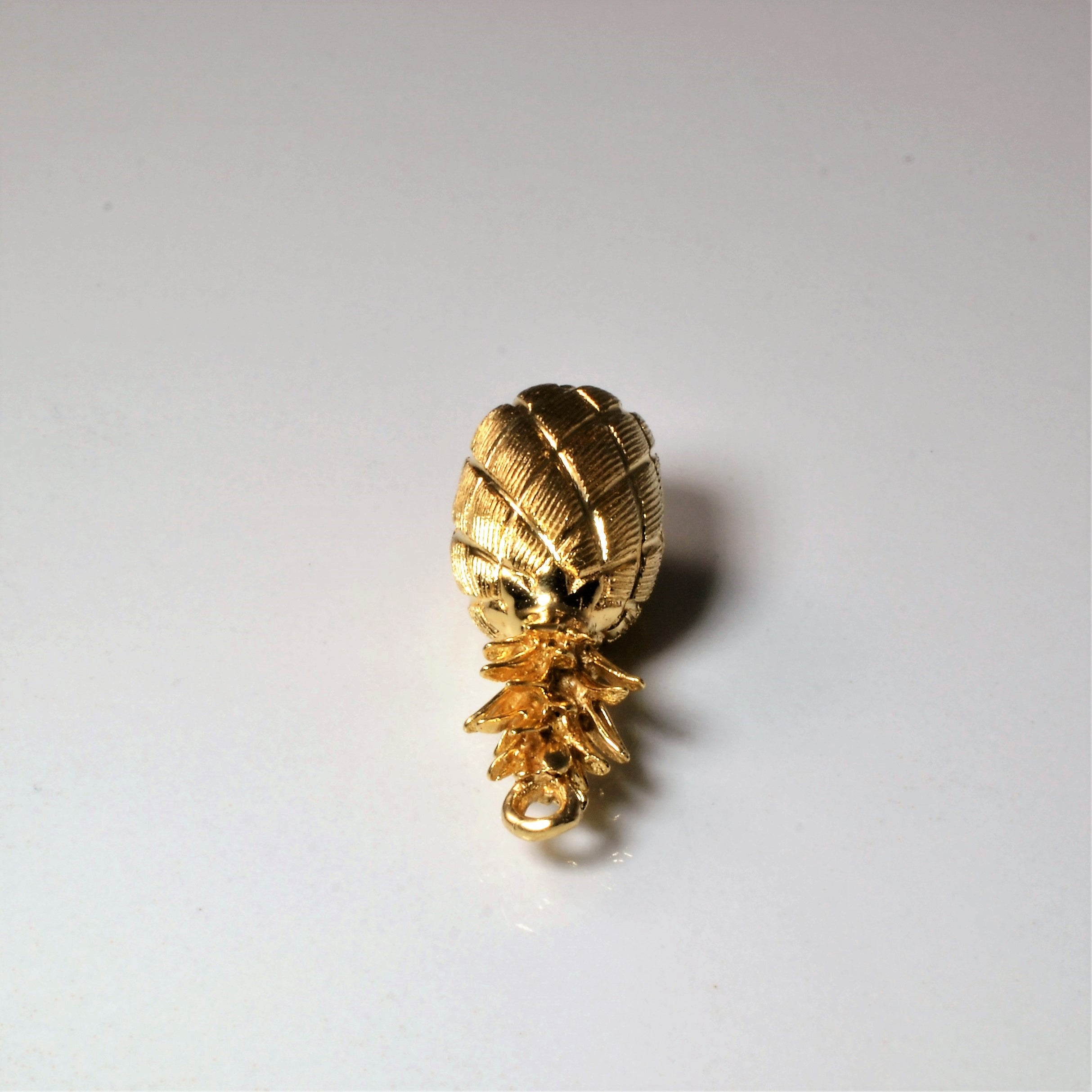 Yellow Gold Pineapple Pendant |