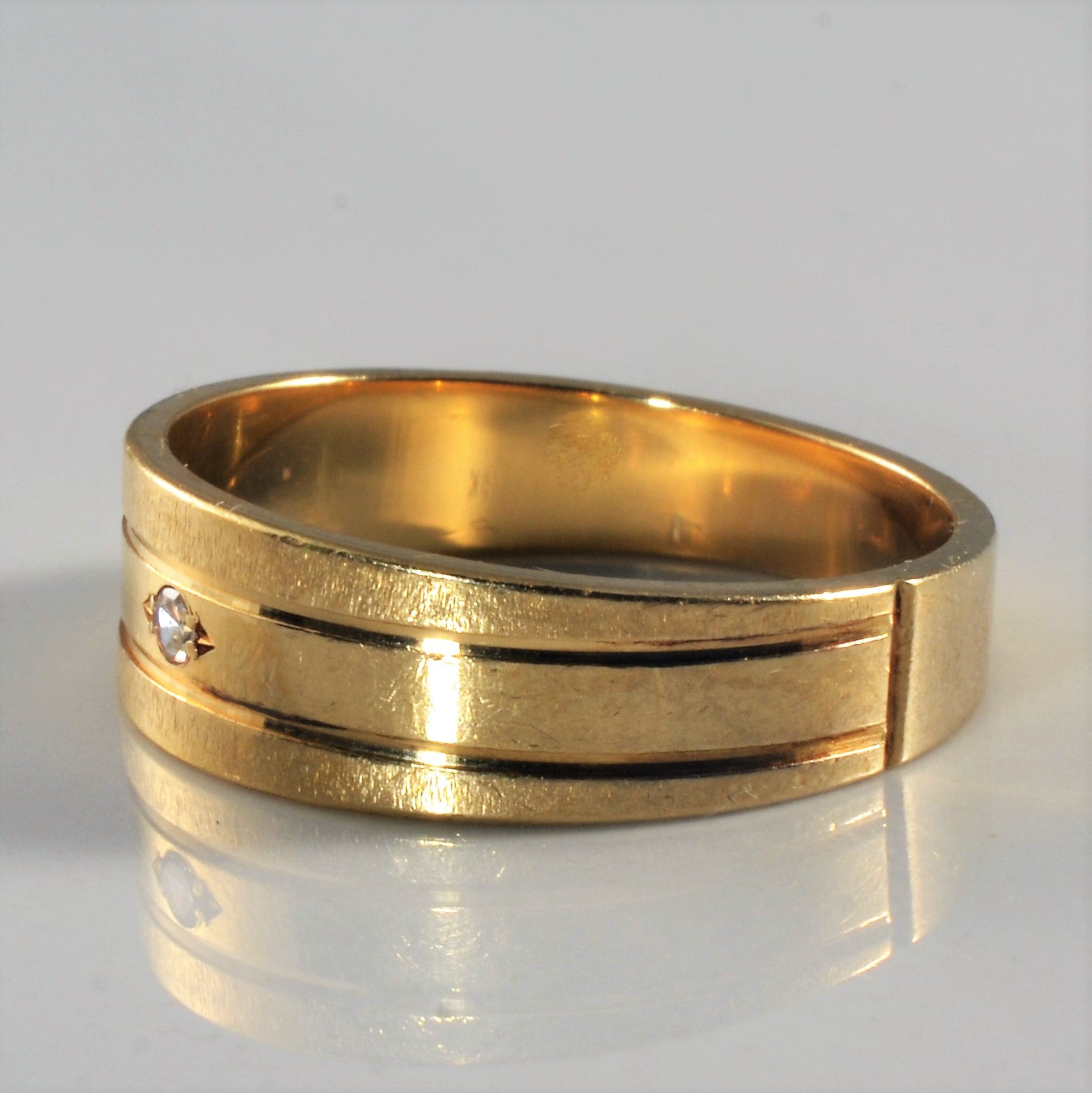 Flush Set Diamond Band | 0.03ct | SZ 10 |