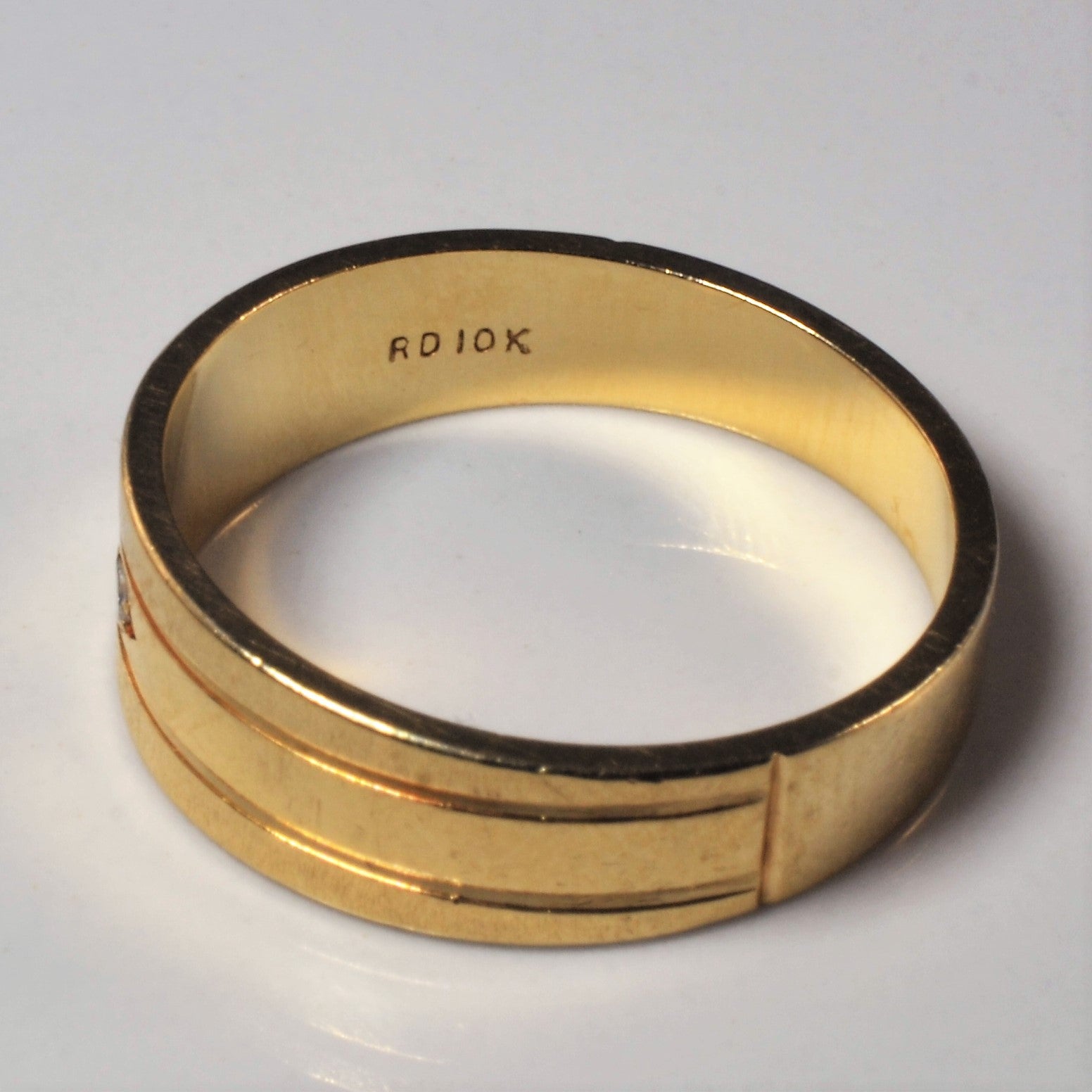 Flush Set Diamond Band | 0.03ct | SZ 10 |