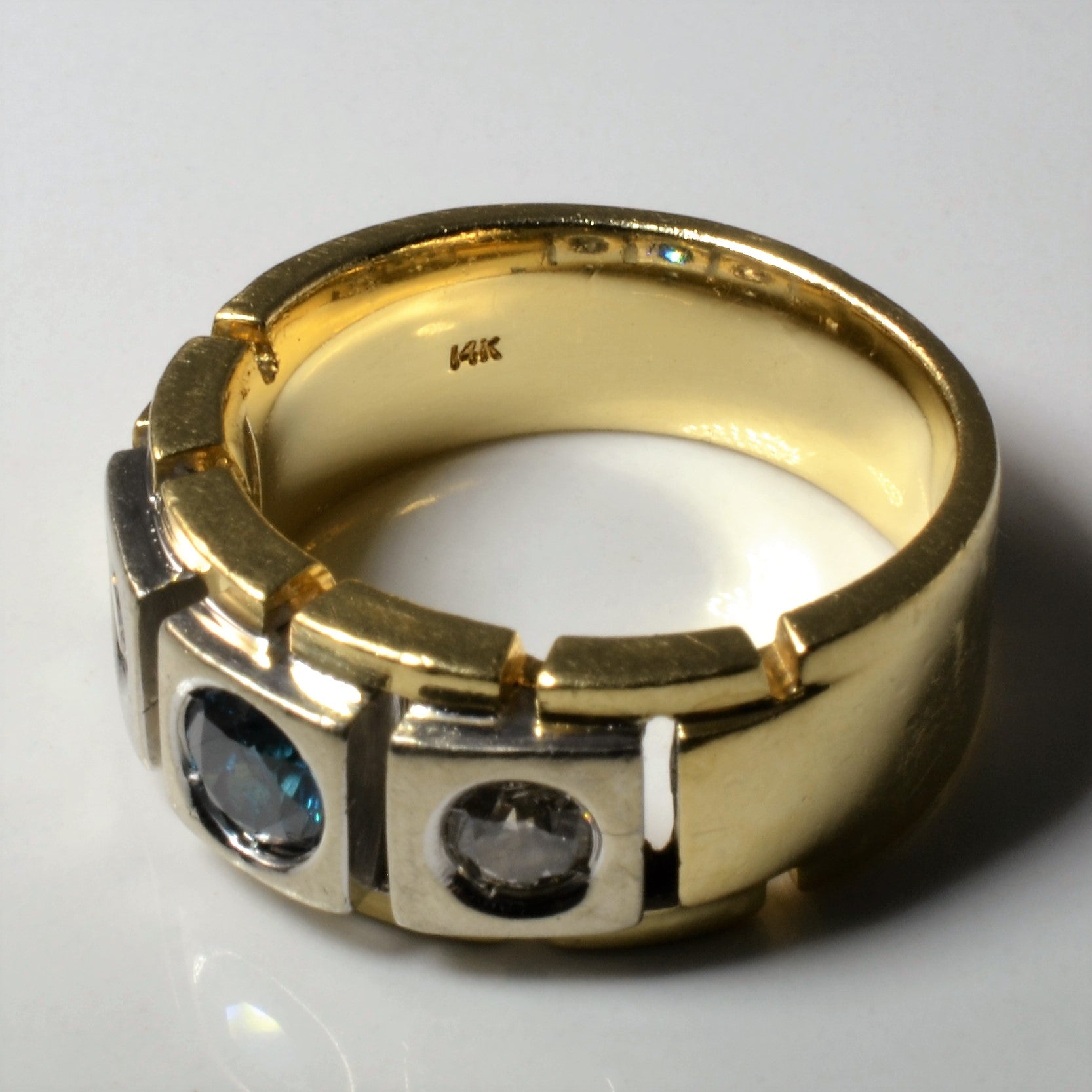 Bague texturée à trois diamants | 1,32 ct au total | Taille 10,25 |