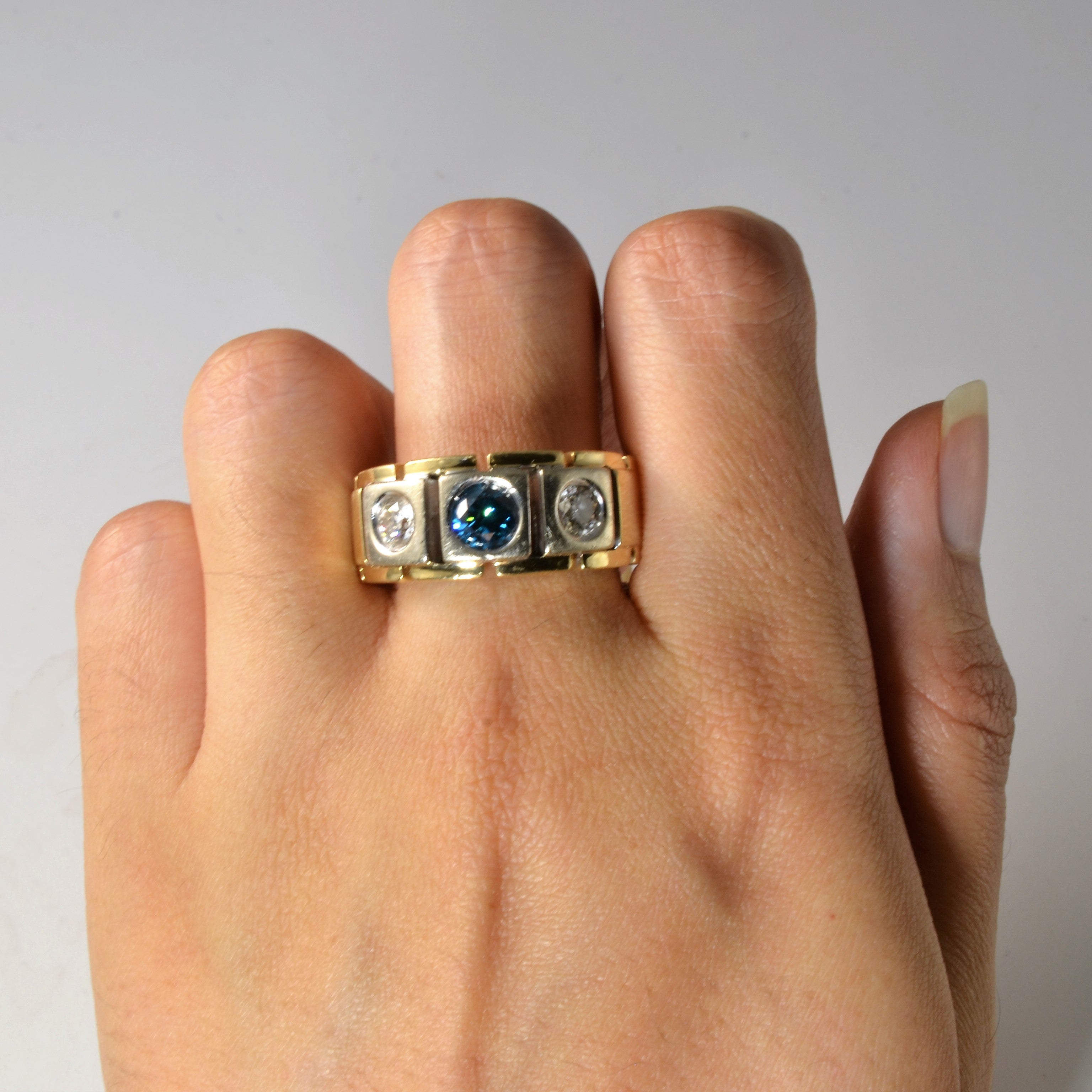 Bague texturée à trois diamants | 1,32 ct au total | Taille 10,25 |