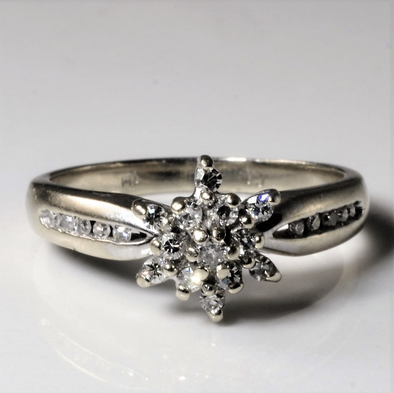 Snowflake Diamond Cluster Ring | 0.22ctw | SZ 7.5 |