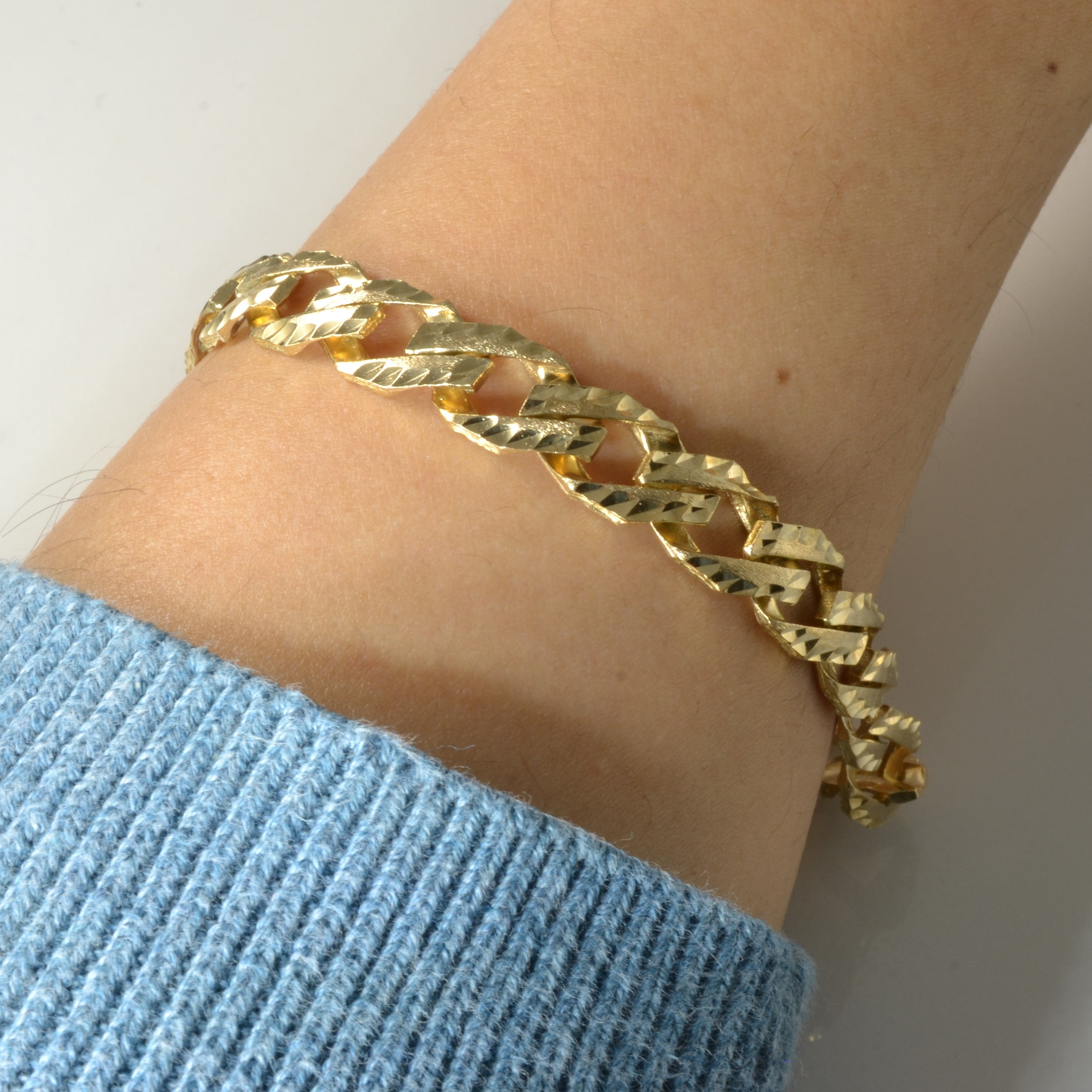 10k Yellow Gold Textured Curb Chain Bracelet | 9"|
