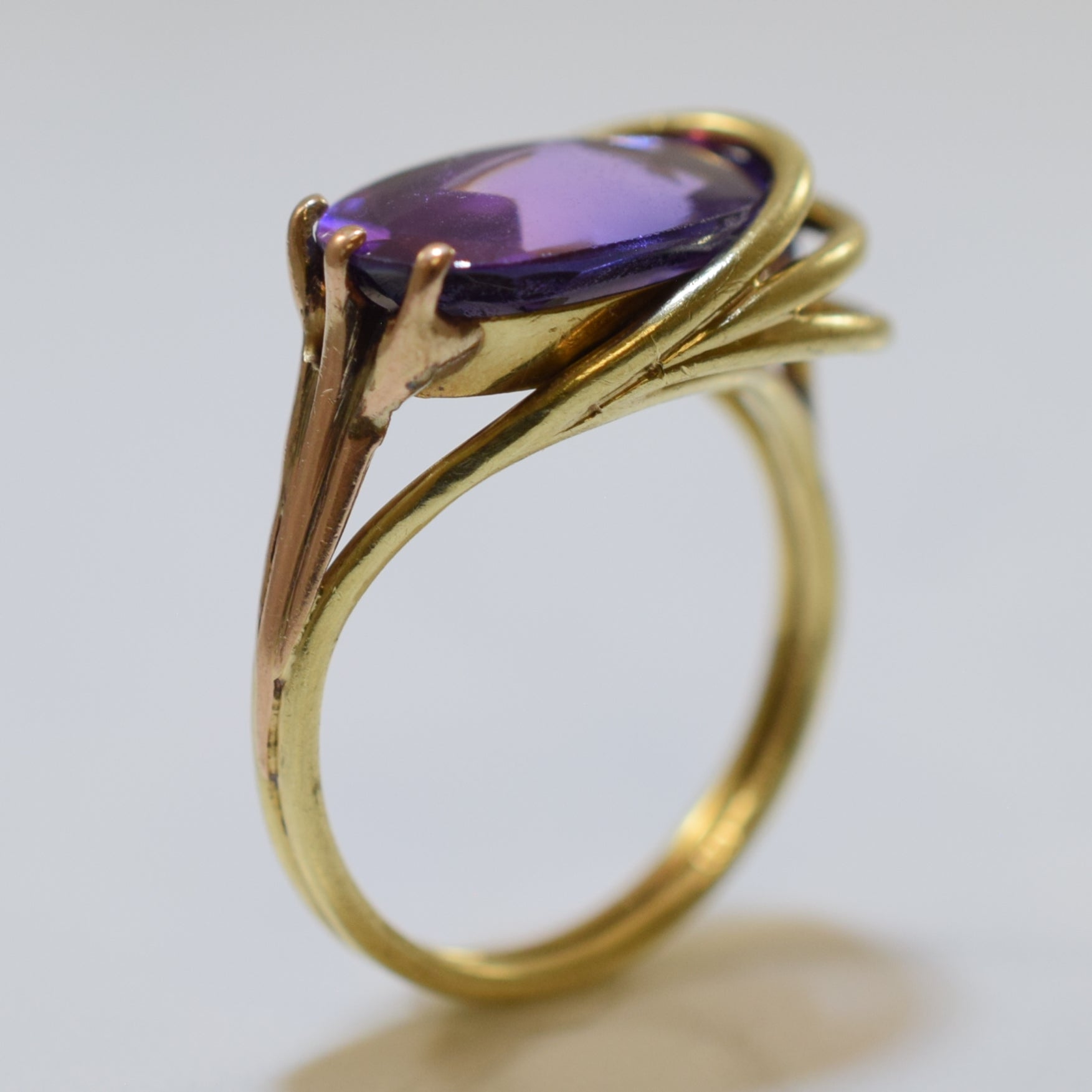 Solitaire Oval Cut Synthetic Purple Sapphire Ring | 6.00ct | SZ 7 |