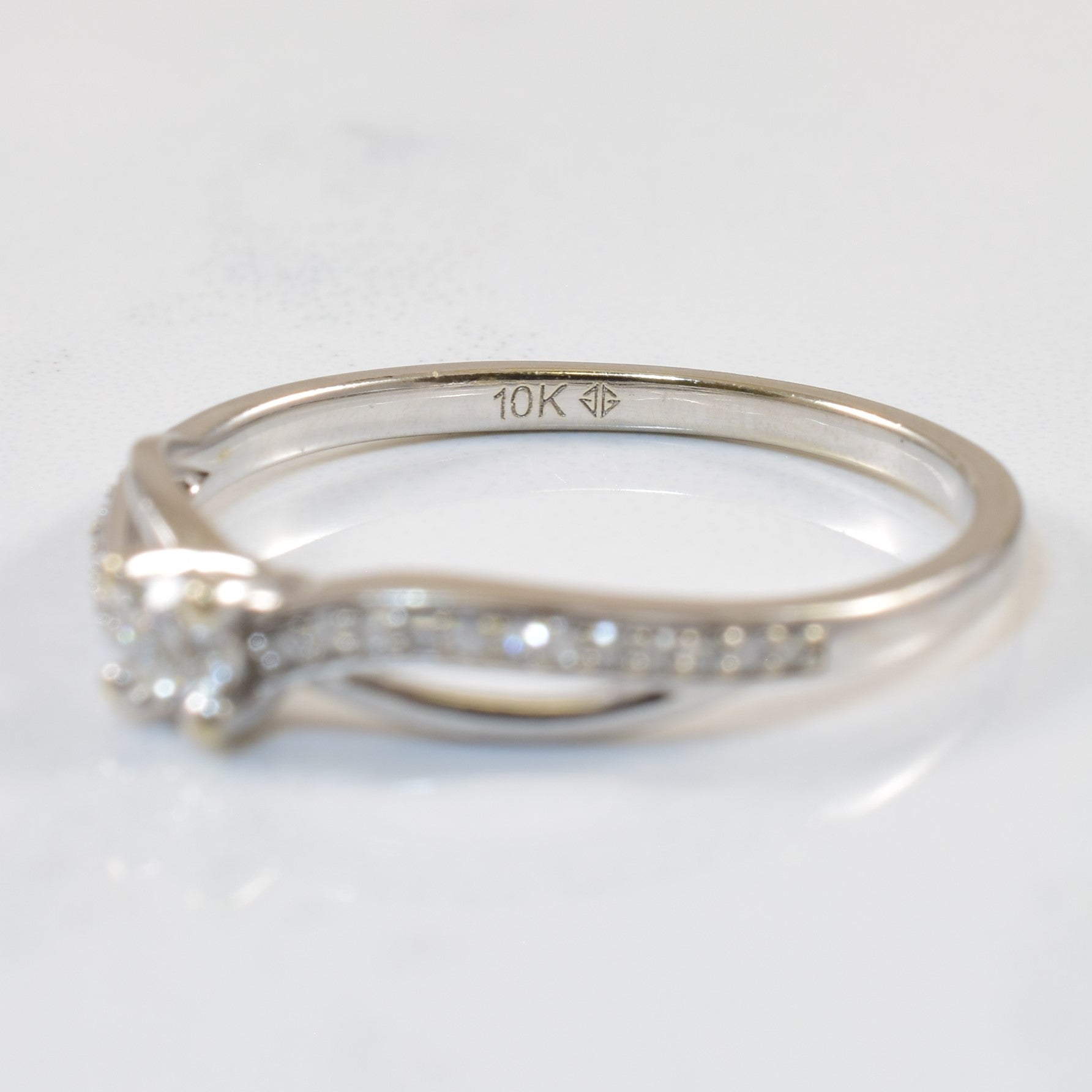 Pave Diamond Crossover Ring | 0.11ctw | SZ 7 |