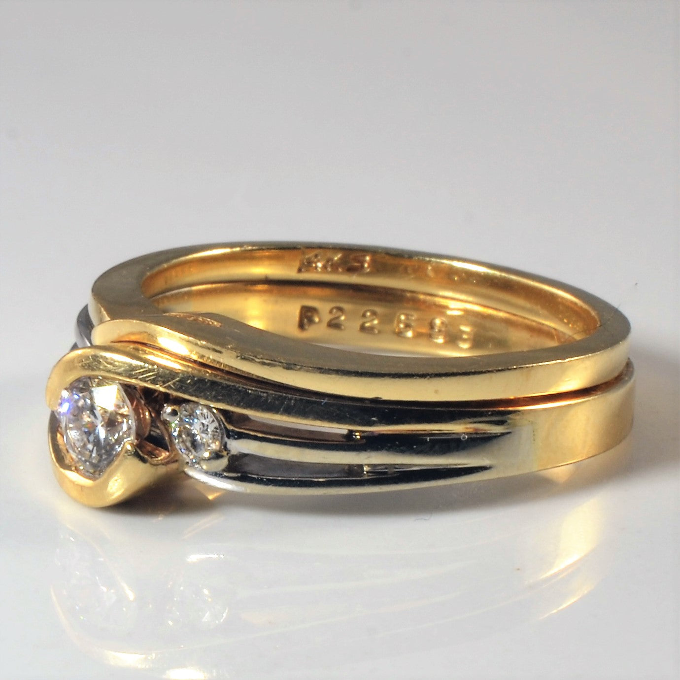 Sertie de trois diamants soudés semi-clos | 0,28 ct au total | Taille 6,5 |