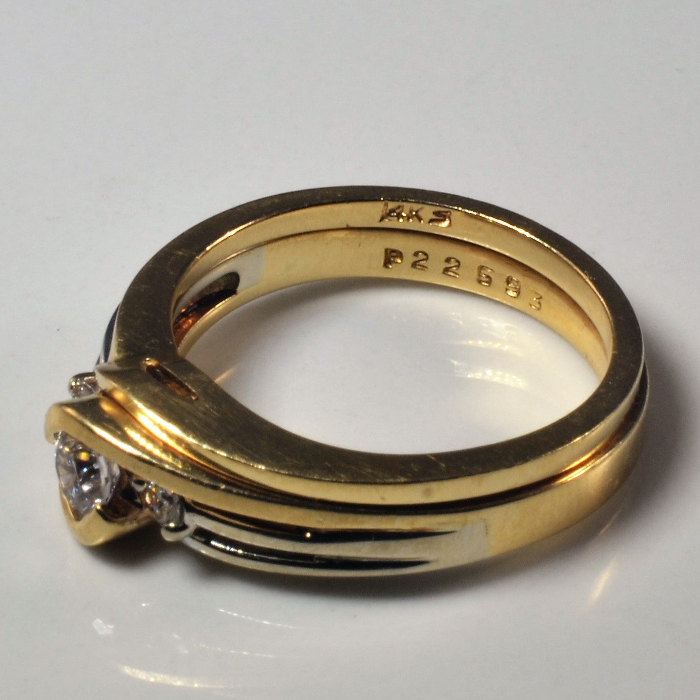 Sertie de trois diamants soudés semi-clos | 0,28 ct au total | Taille 6,5 |