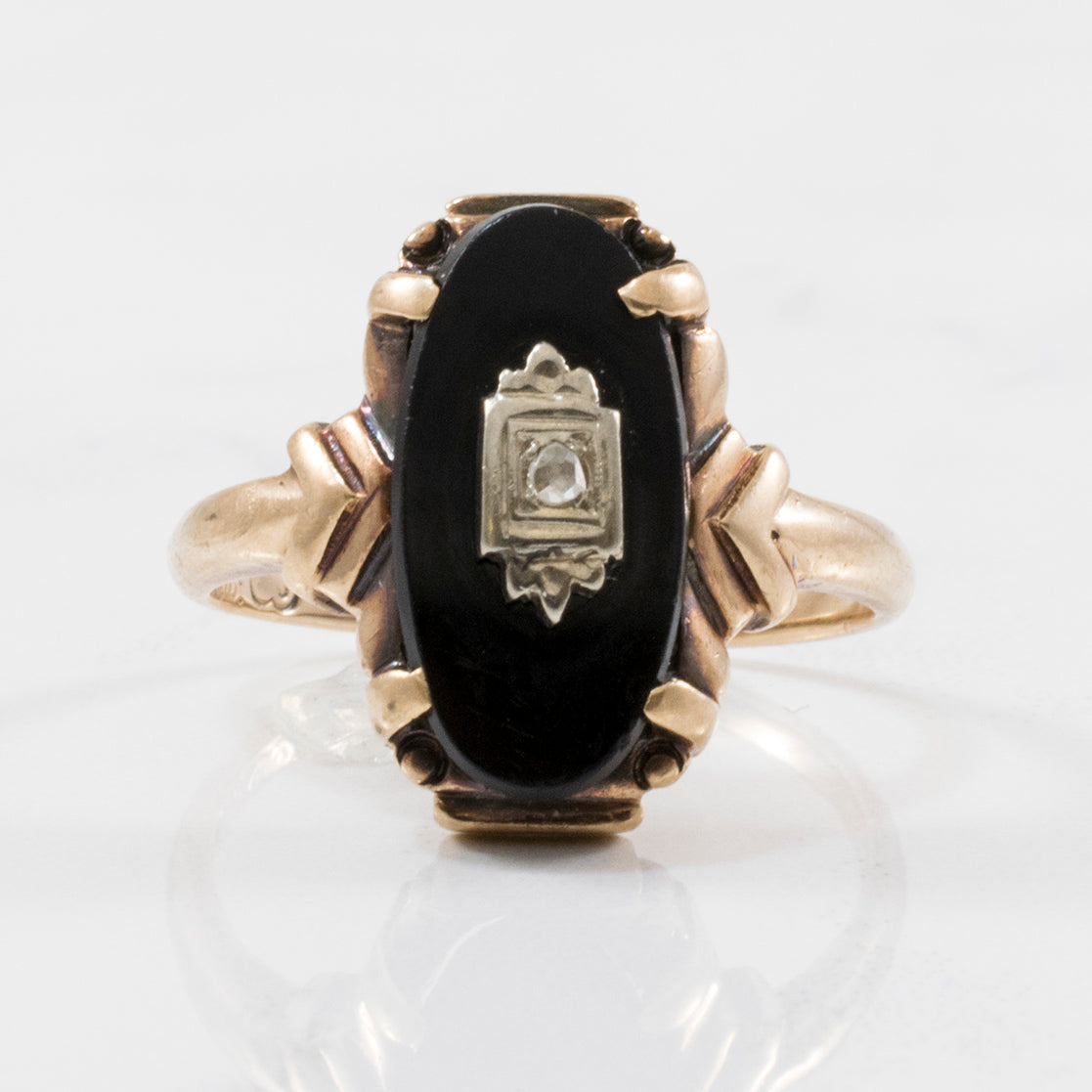 Bague en onyx et diamant taille rose, début des années 1900 | 1,81 ct | Taille 6,25 |