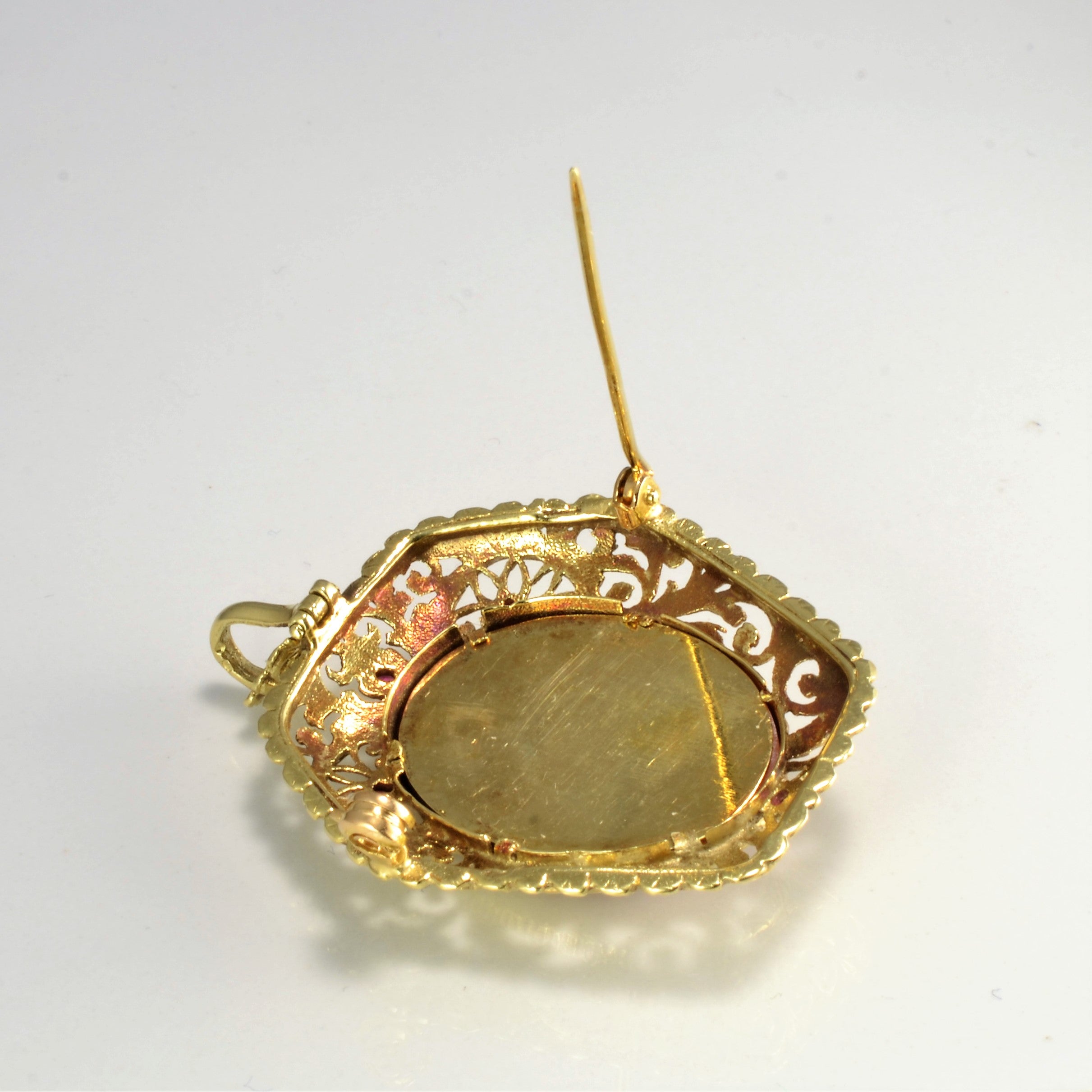 Vintage Filigree Cameo Pendant/ Brooch