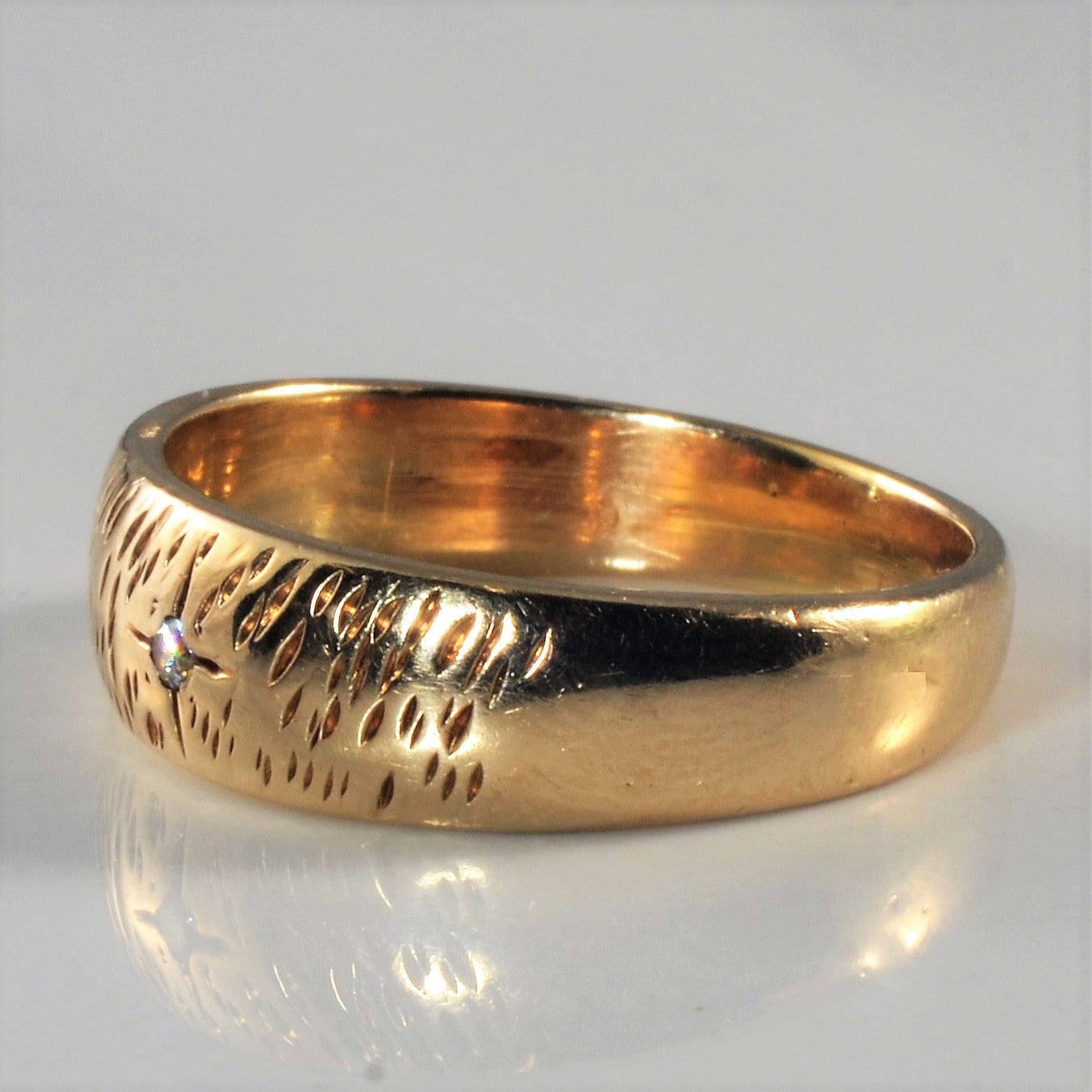 Textured Star Burst Diamond Band | 0.03ct | SZ 11.25 |