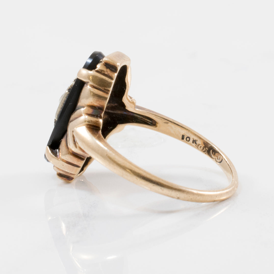 Bague en onyx et diamant taille rose, début des années 1900 | 1,81 ct | Taille 6,25 |