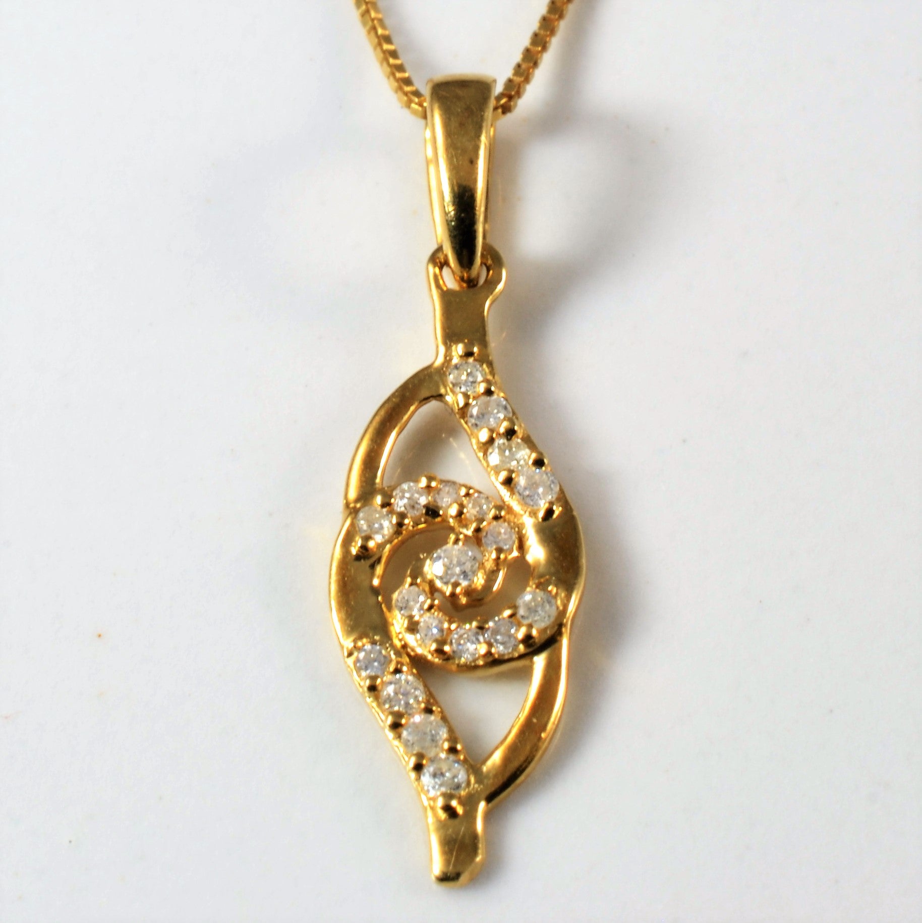 Collier pendentif pavé de diamants | 0,15 ct | 40,6 cm |