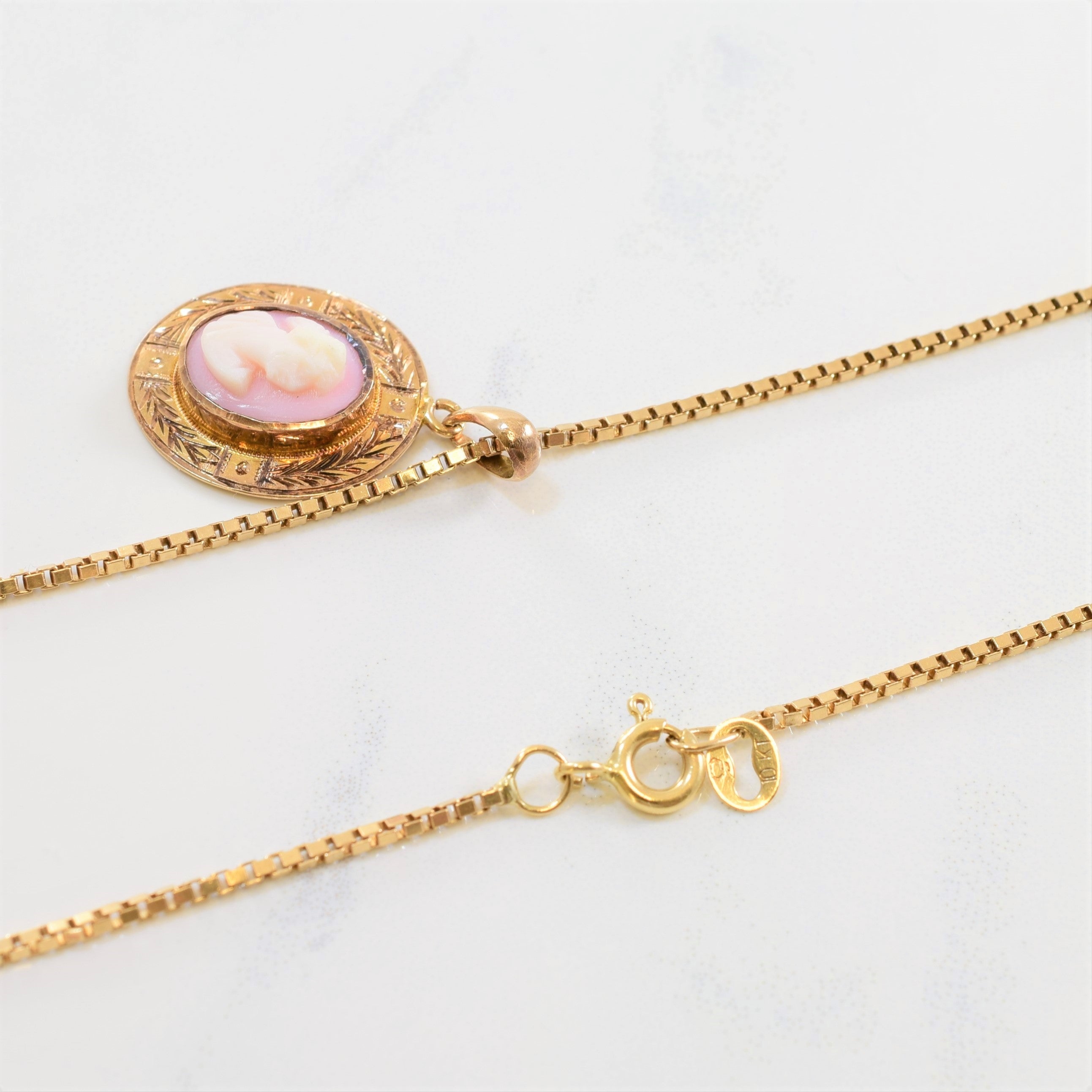 Bezel Set Cameo Pendant | 1.35ctw | 18.5" |