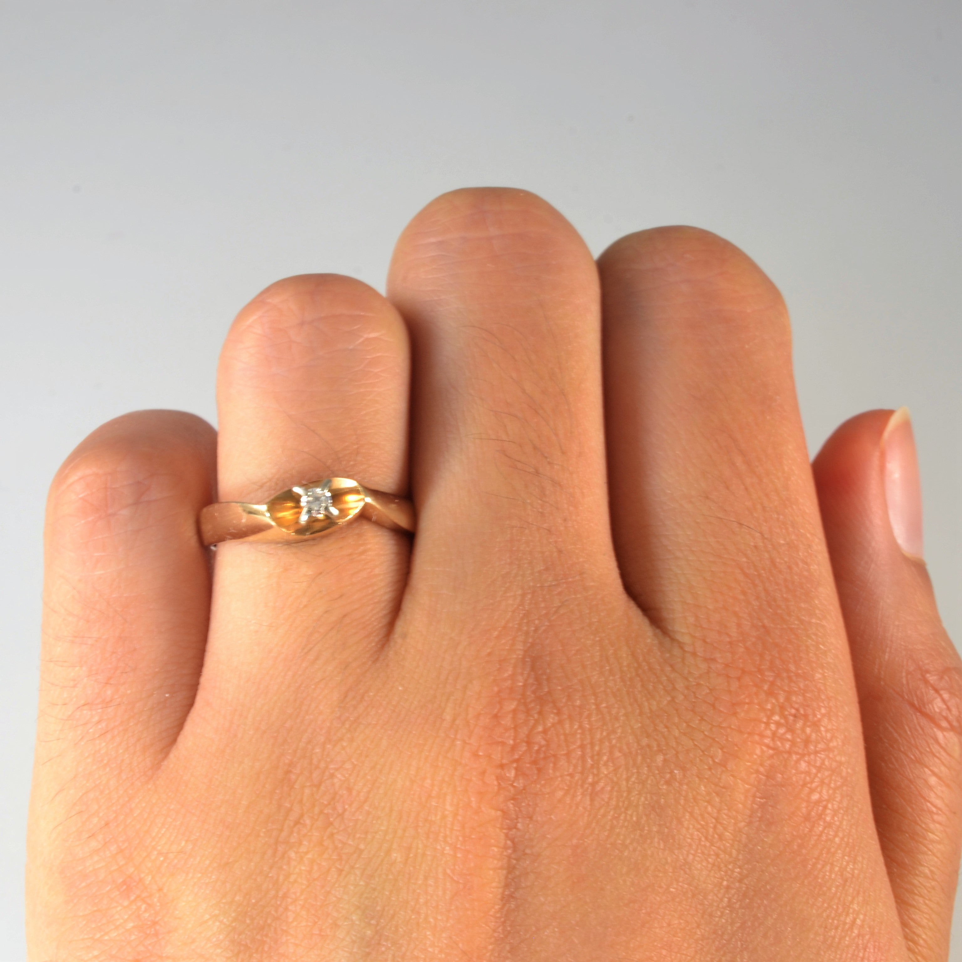 Solitaire Diamond Twist Ring | 0.05ct | SZ 6.25 |
