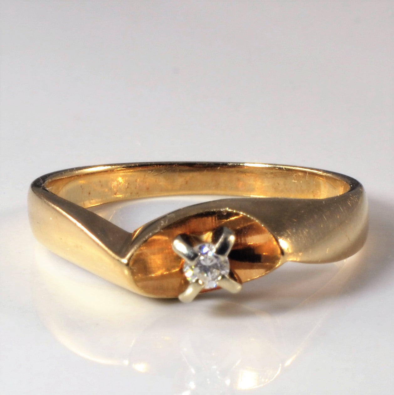 Solitaire Diamond Twist Ring | 0.05ct | SZ 6.25 |