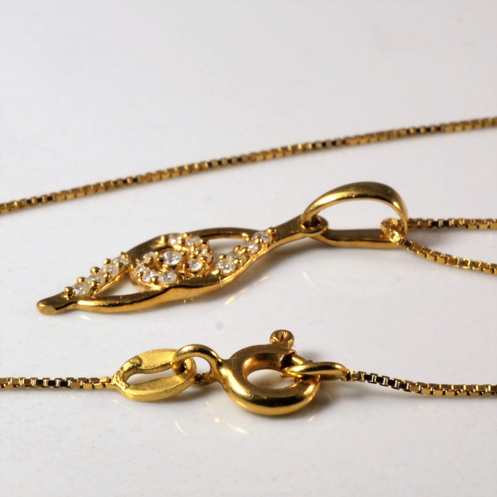 Collier pendentif pavé de diamants | 0,15 ct | 40,6 cm |