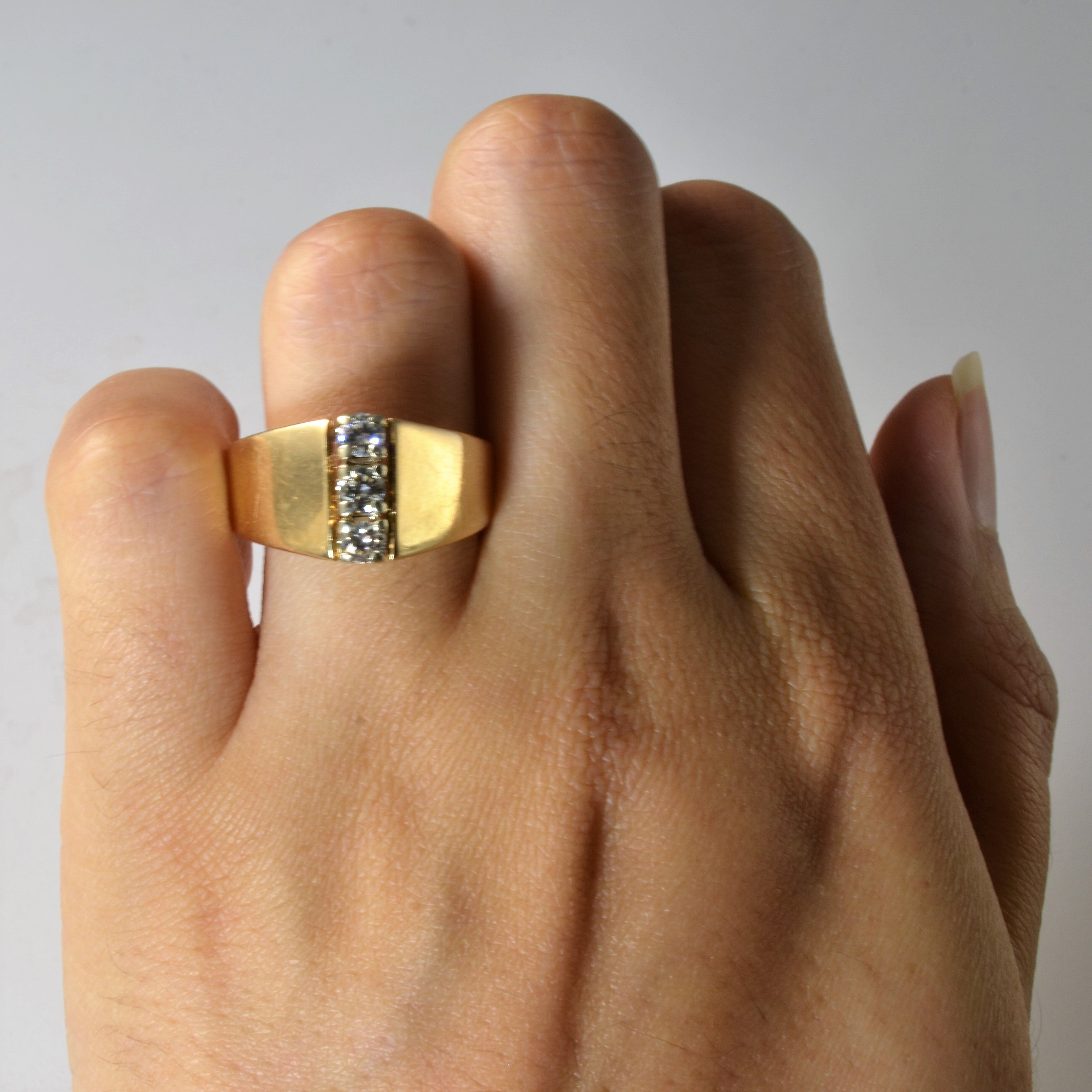 Bague large à trois pierres verticales | 0,40 ct au total | Taille 8,5 |