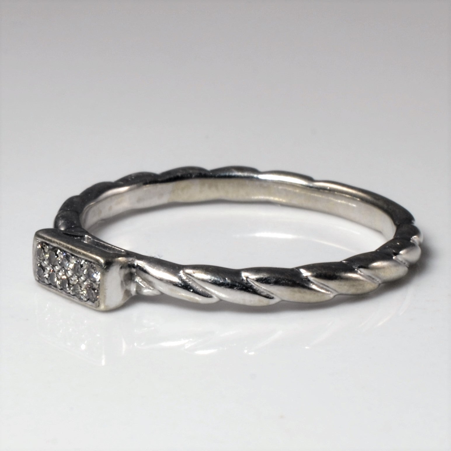 Pave Diamond Twist Ring | 0.05ctw | SZ 7 |