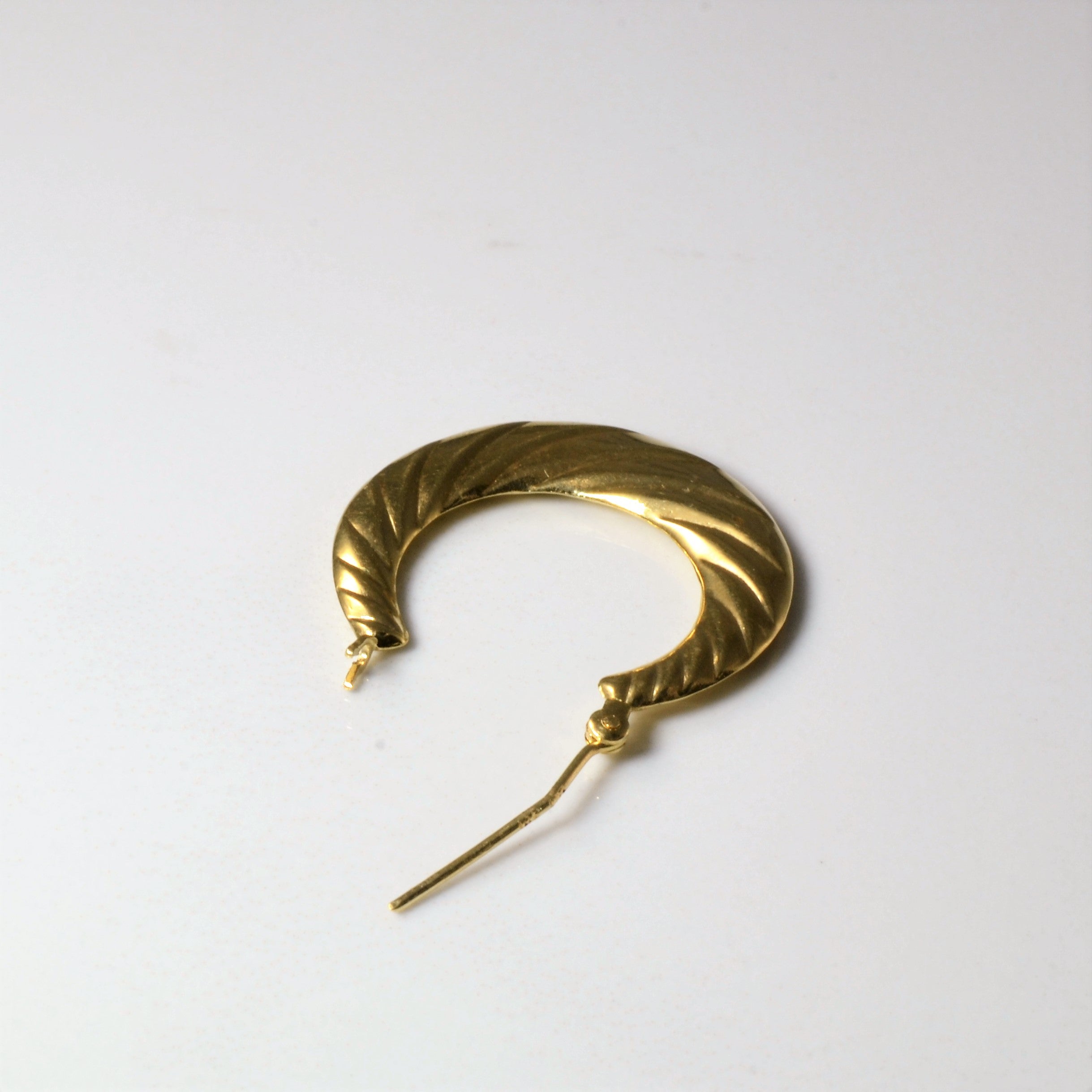Textured Gold Hoop Earrings |