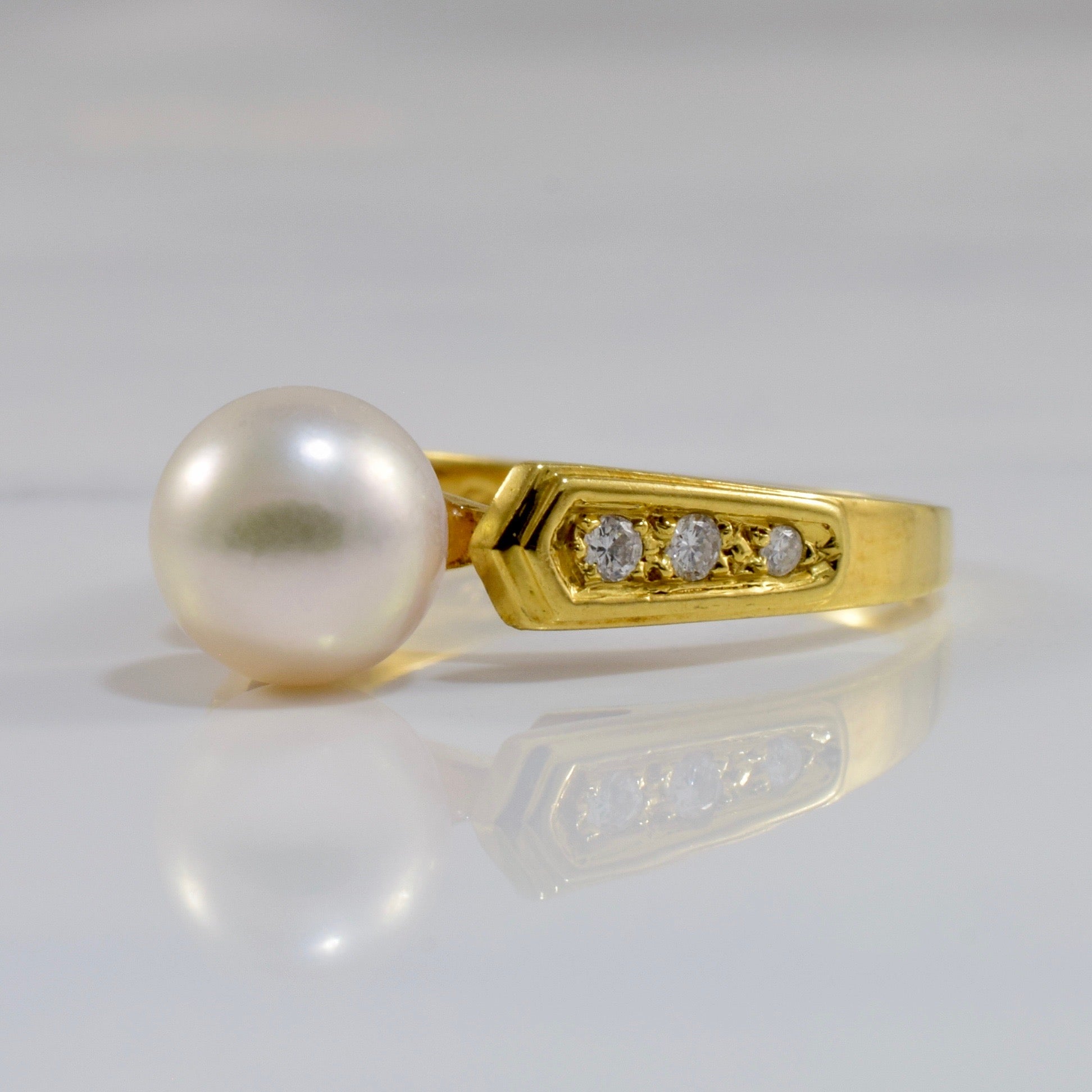 Pearl and Diamond Ring | 0.12 ctw SZ 6.25 |