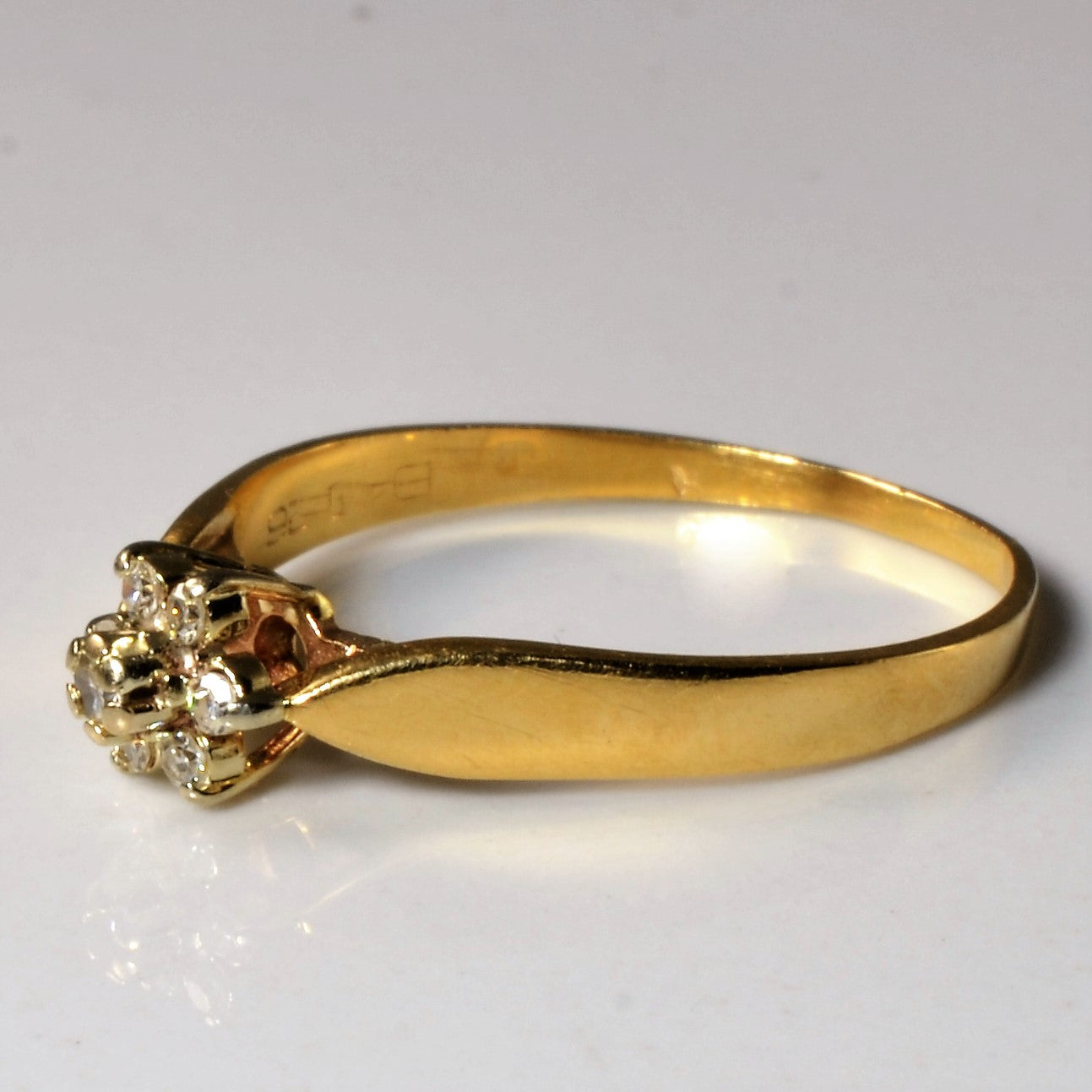 Cluster Set Diamond Ring | 0.05ctw | SZ 7 |