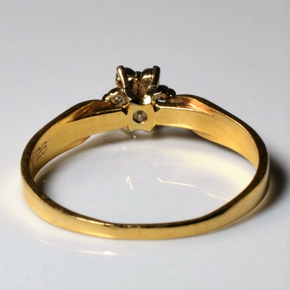 Cluster Set Diamond Ring | 0.05ctw | SZ 7 |