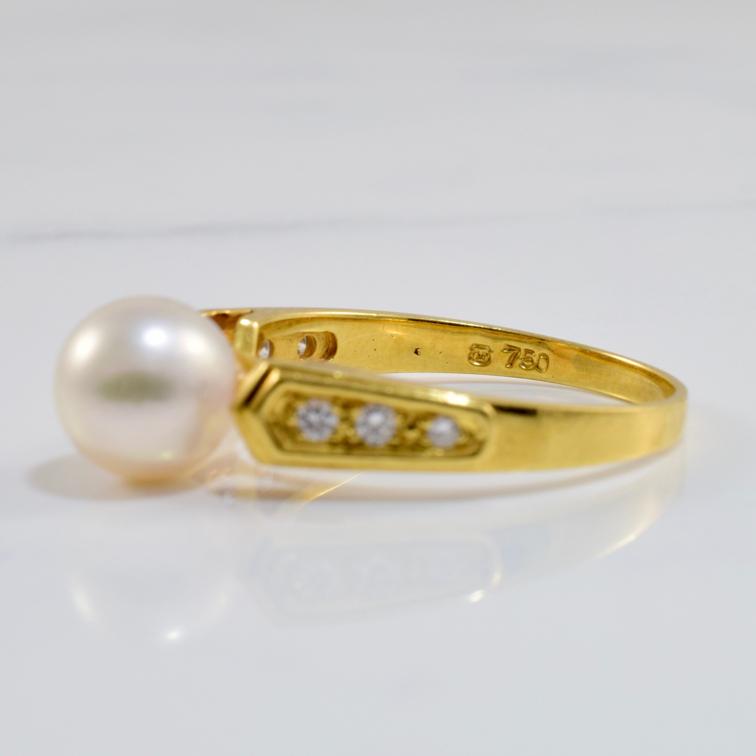 Pearl and Diamond Ring | 0.12 ctw SZ 6.25 |