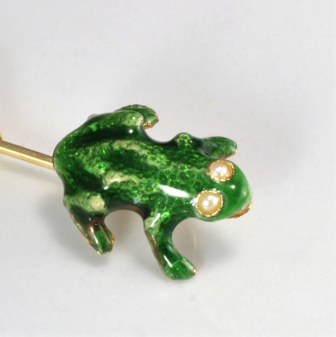 Enameled Frog Gold Pin