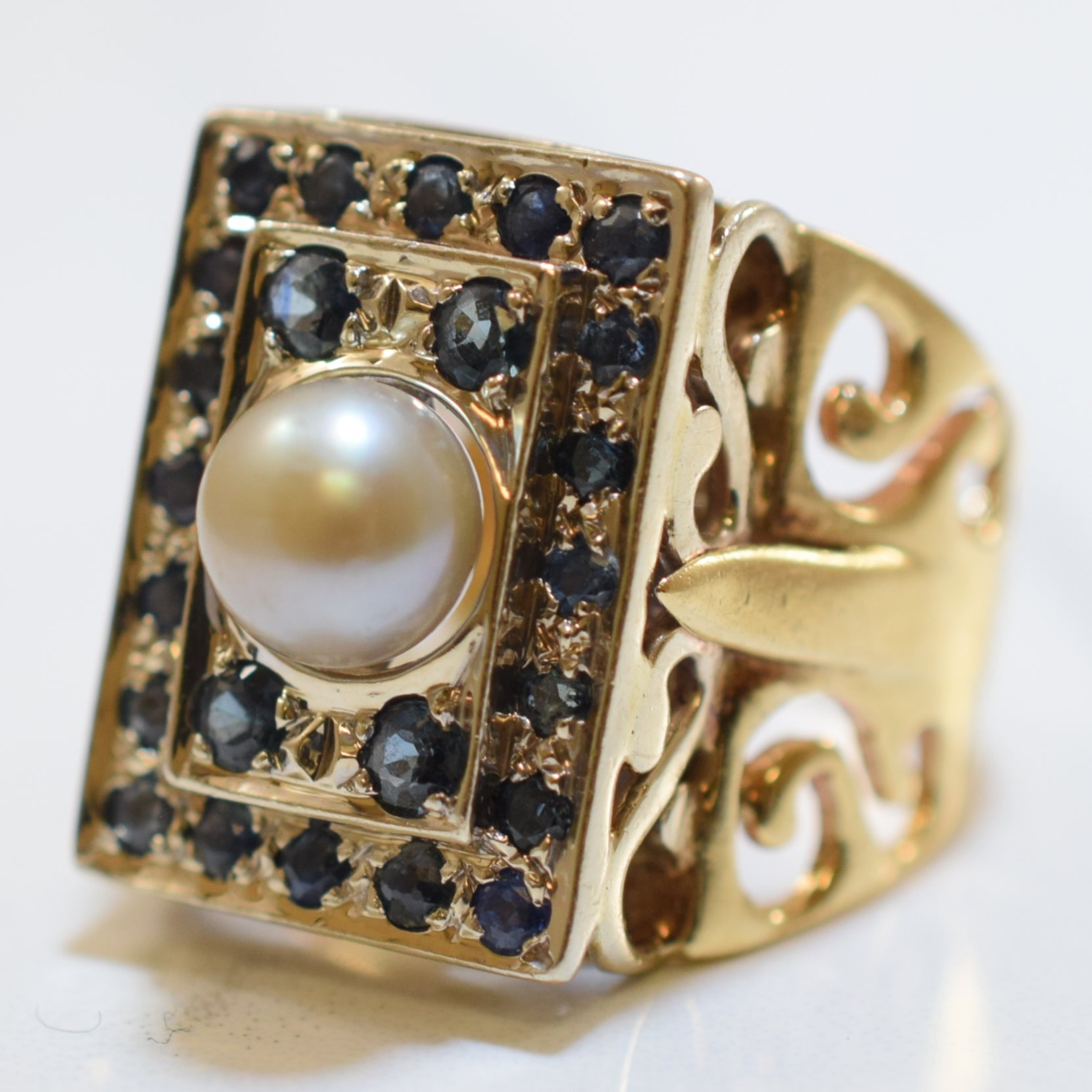Bague perle et saphir | 2,20 ct, 0,75 ct au total | Taille 7 |