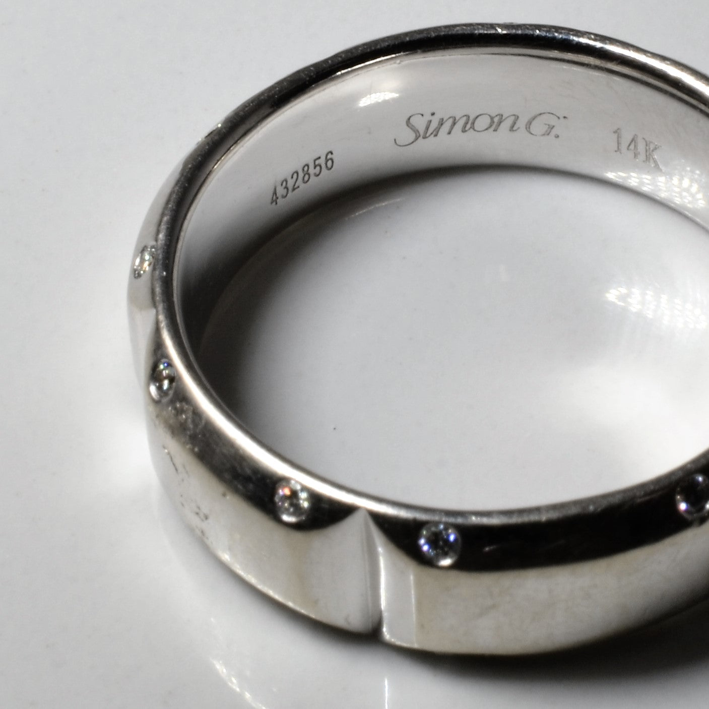 Simon G' Flush Set Diamond Textured Ring | 0.12ctw | SZ 10.5 |