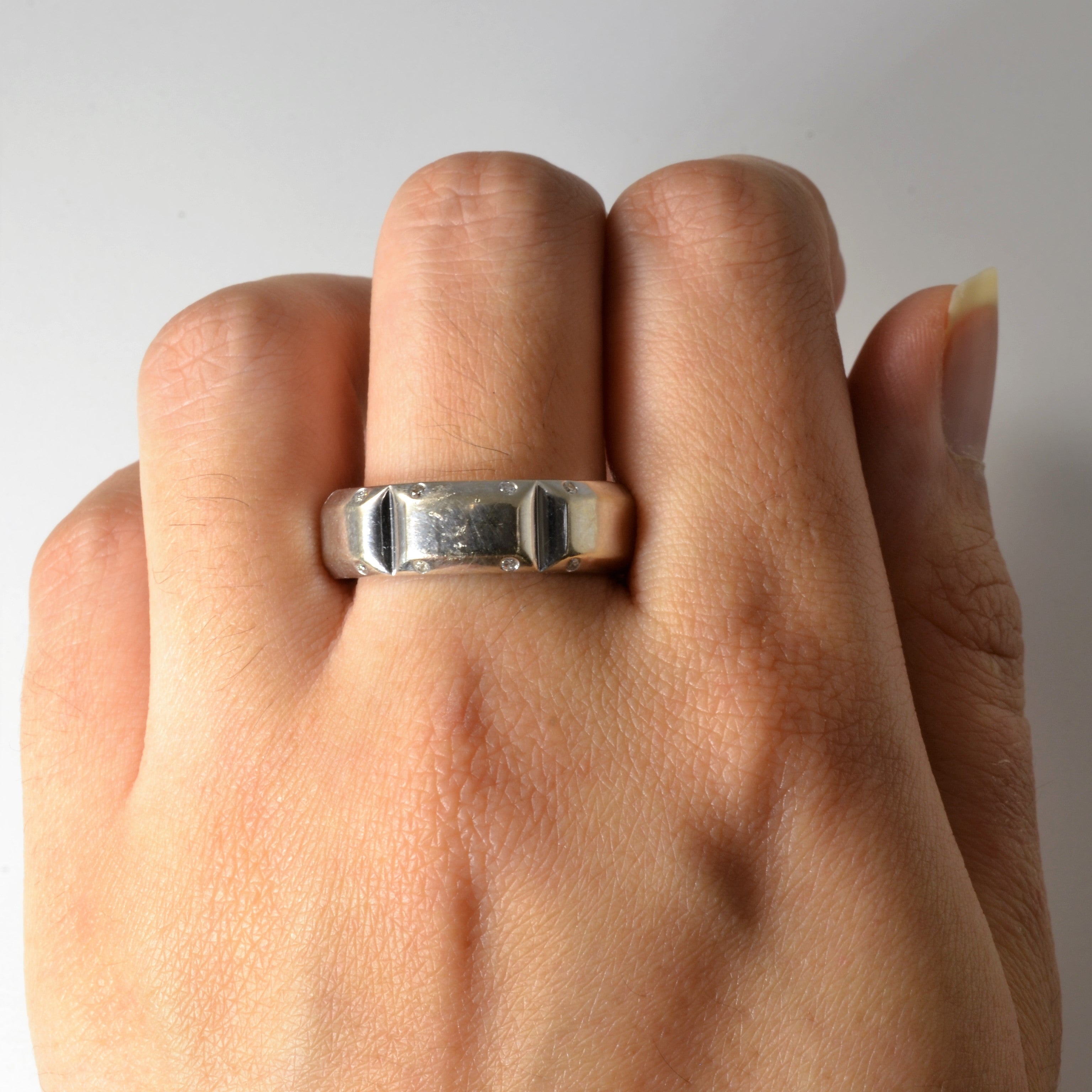 Simon G' Flush Set Diamond Textured Ring | 0.12ctw | SZ 10.5 |