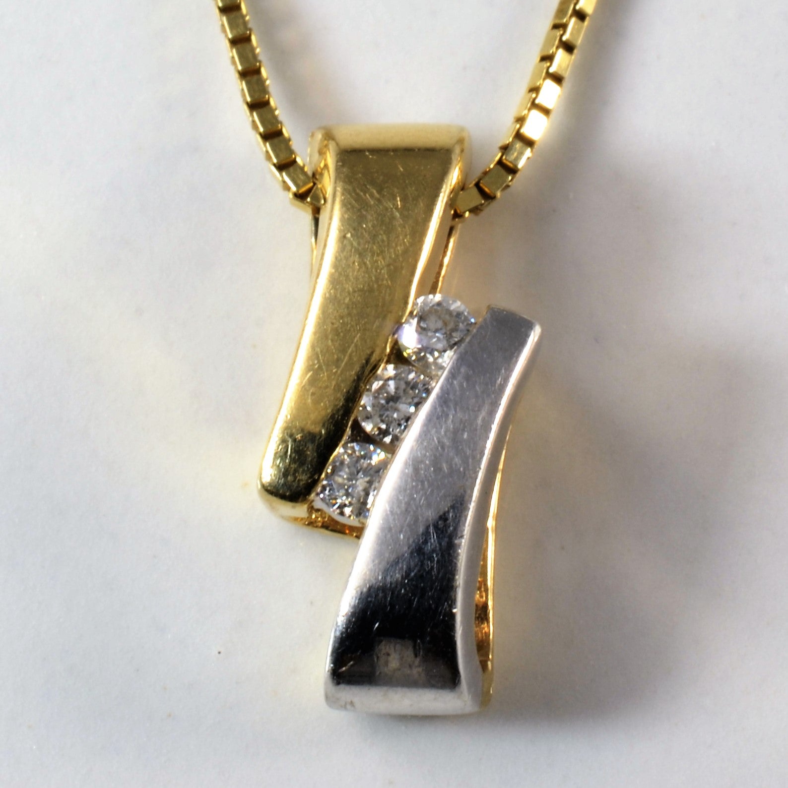 Collier bicolore serti de diamants | 0,06 ct | 50,8 cm |