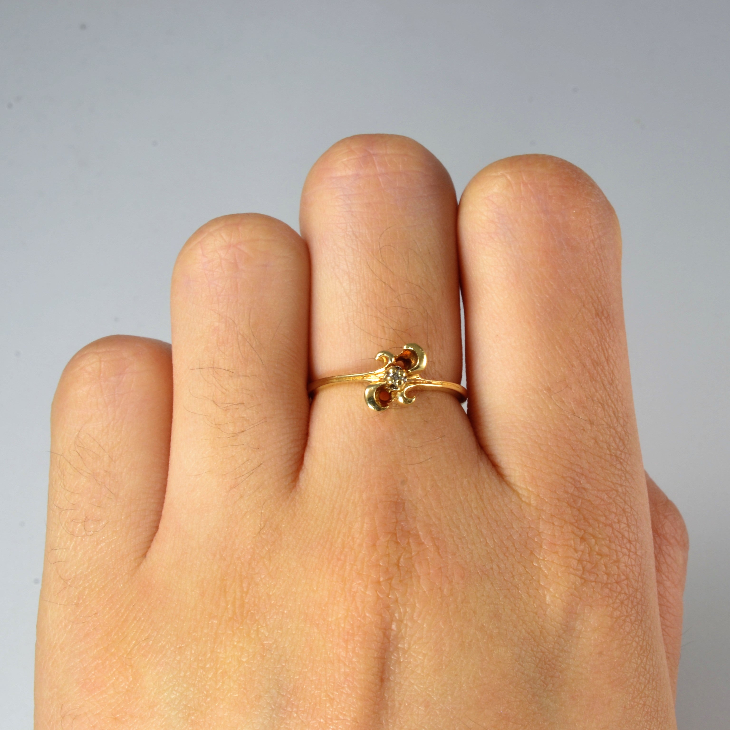 Diamond Twist Ring | 0.02ct | SZ 6.25 |