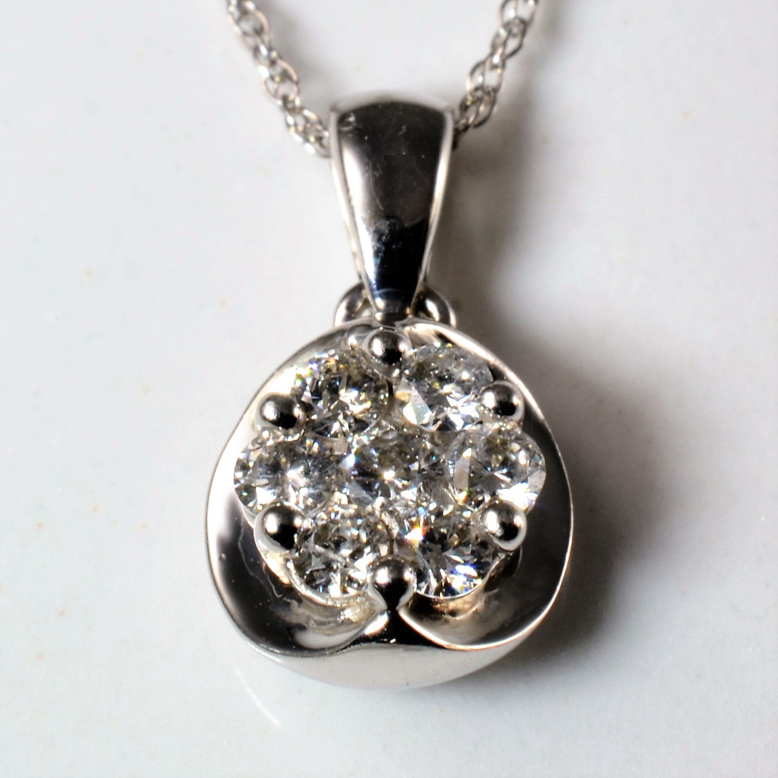 Cluster Diamond Pendant Necklace | 0.17ctw| 18"|
