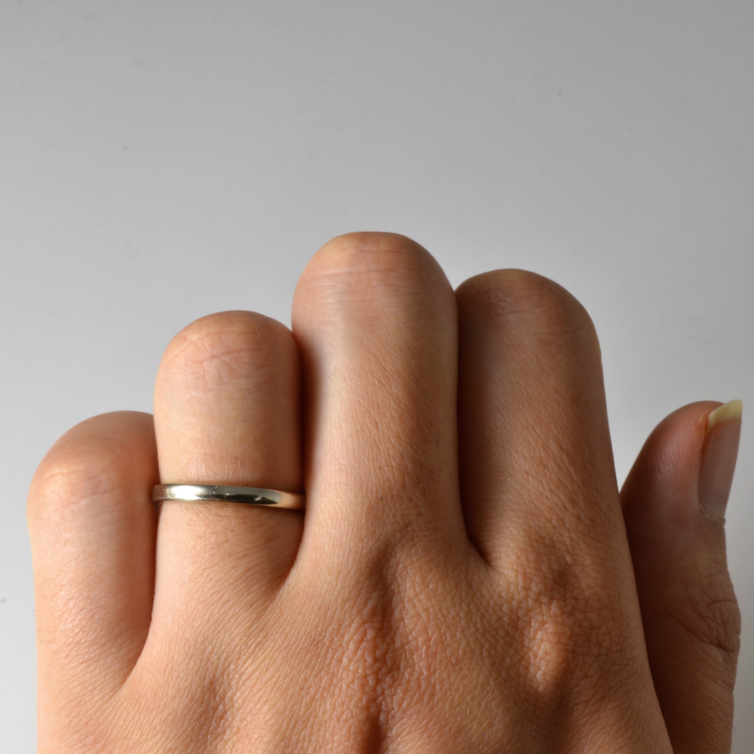 18k White Gold Plain Band | SZ 5.5 |