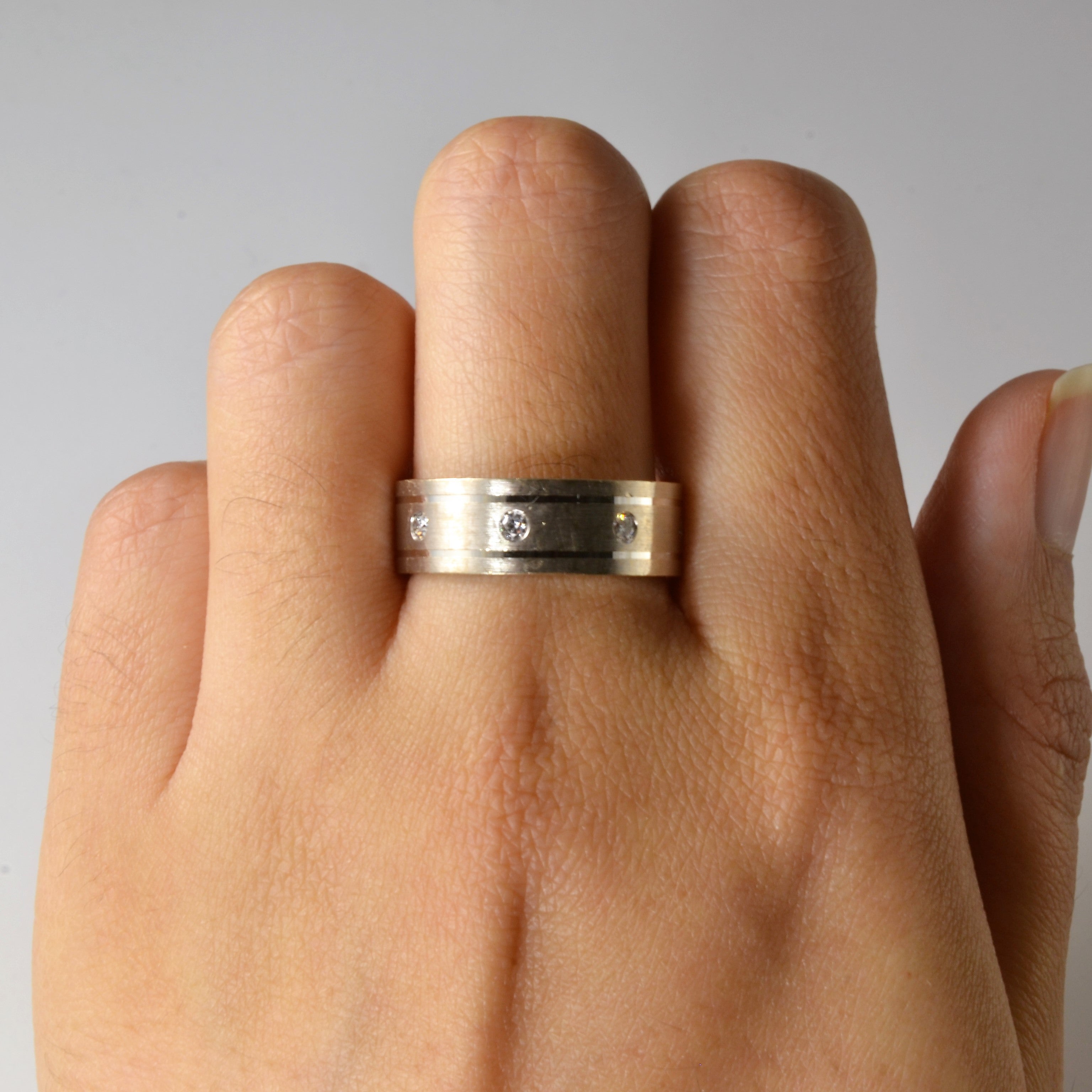 Flush Set Diamond Band | 0.28ctw | SZ 8 |