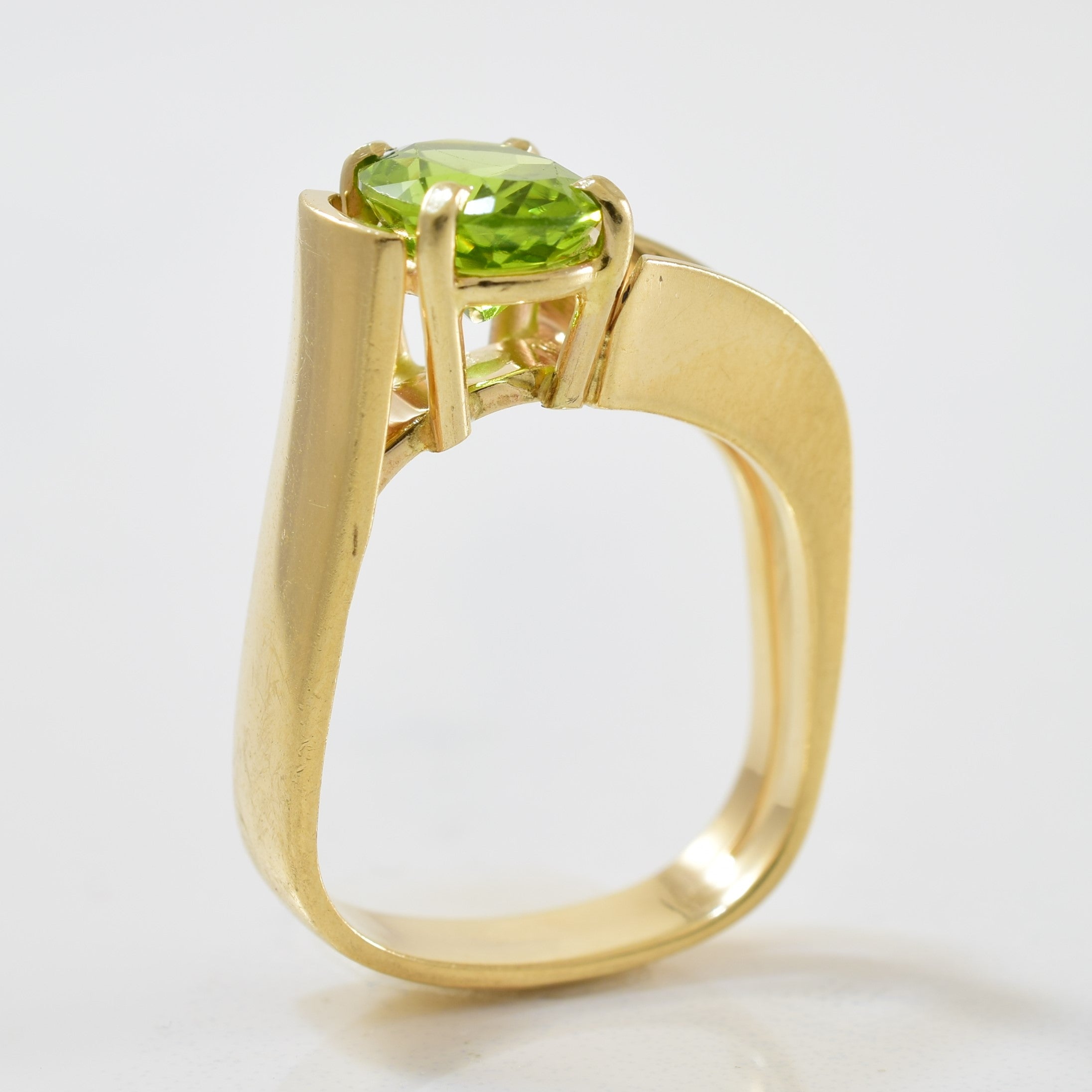 Split Shank Oval Peridot Ring | 1.21ct | SZ 5.5 |