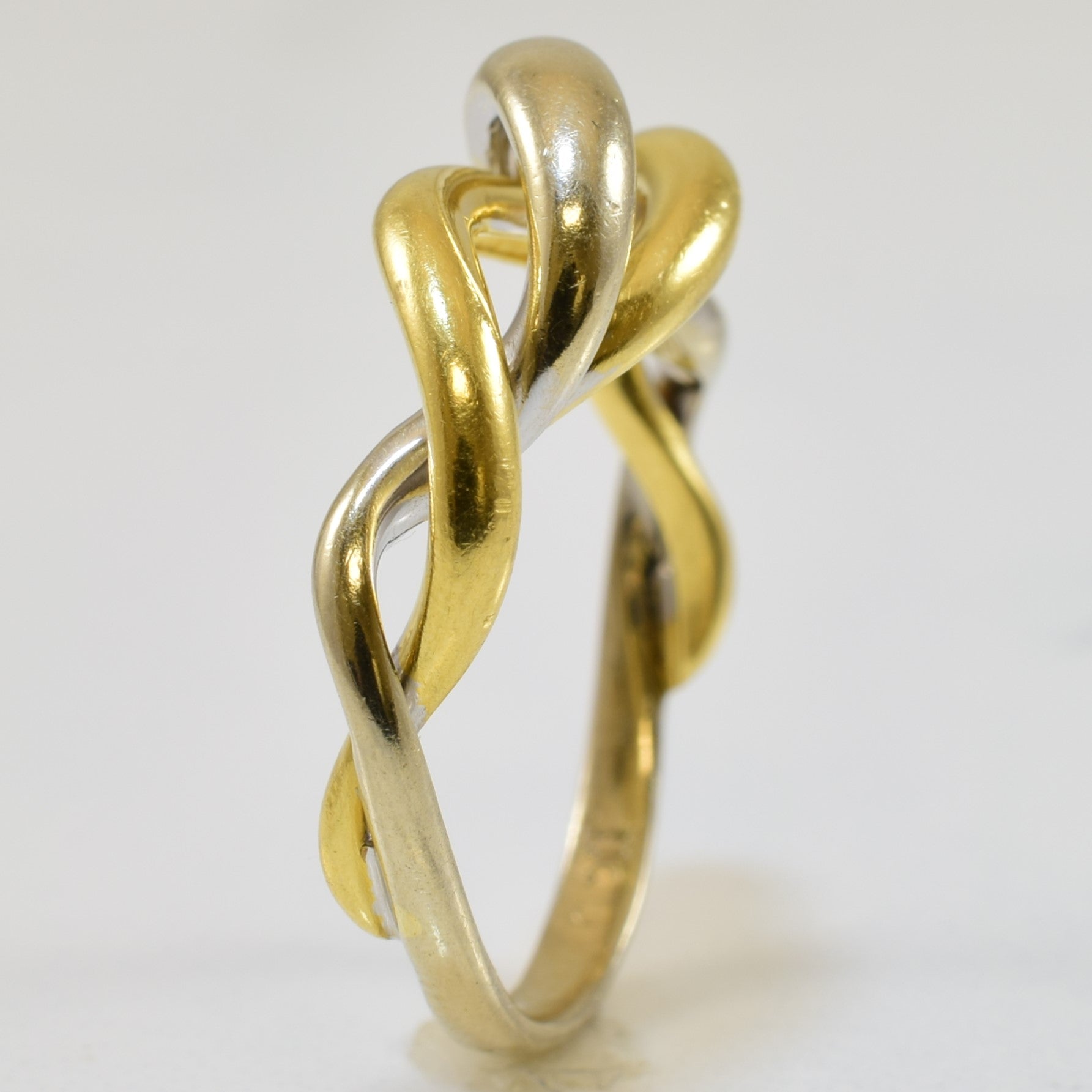 Two Tone Twisted Ring | SZ 6.75 |