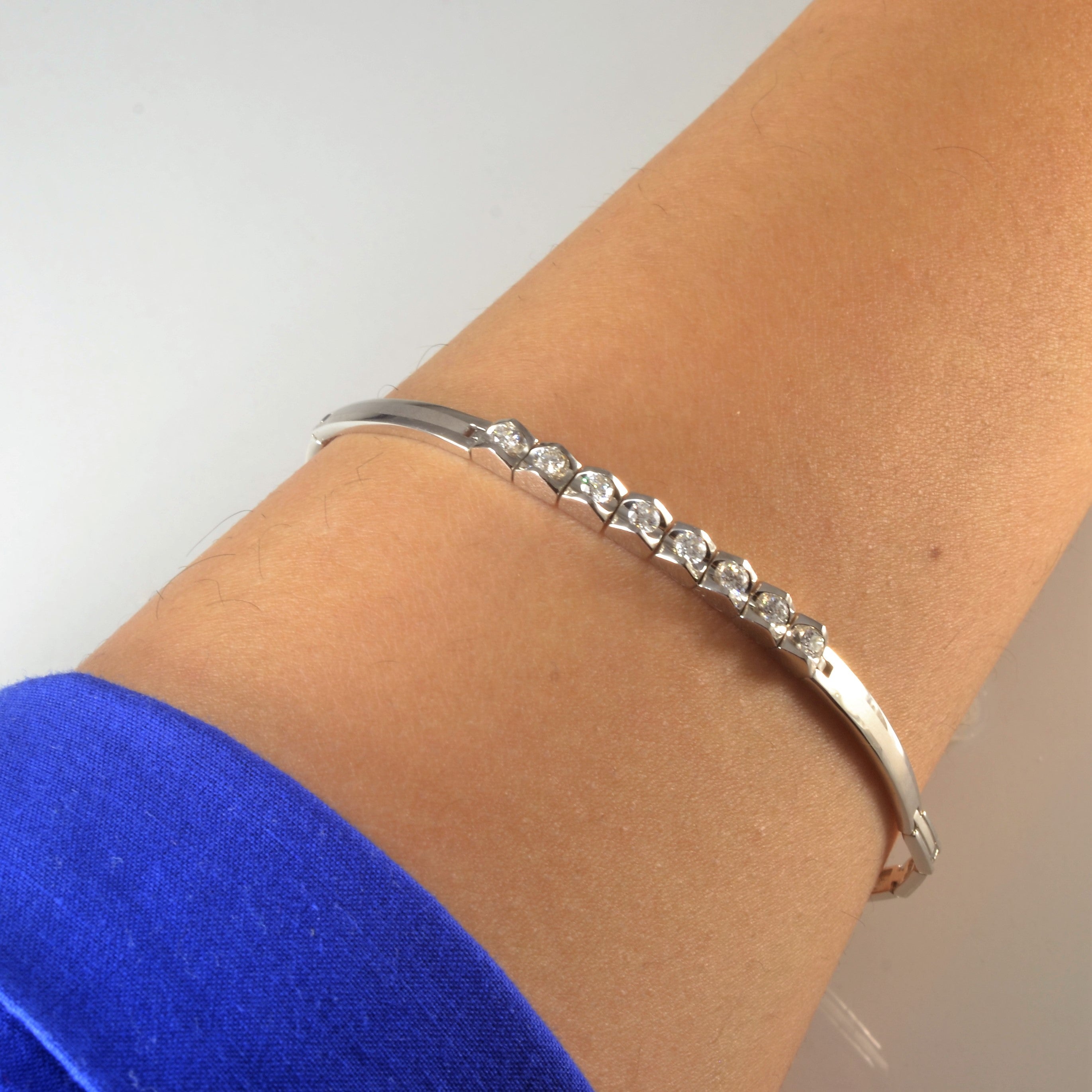 Bracelet en or blanc 18 carats serti tension de diamants | 0,42 ct au total | 15 cm |