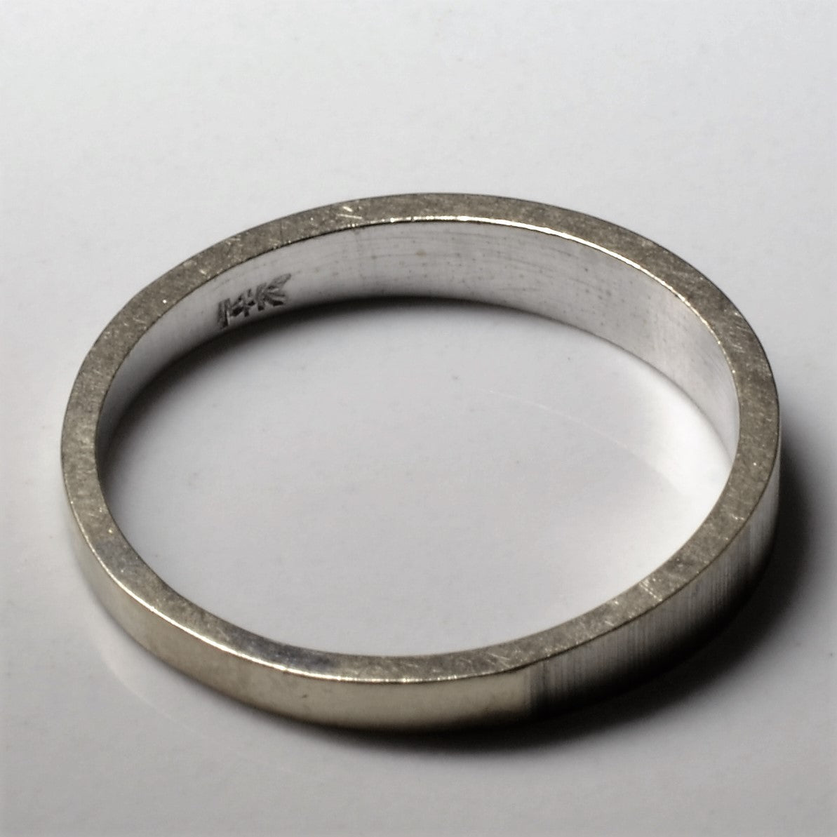 Bague en or blanc 14 carats brossé | Taille 6,5 |