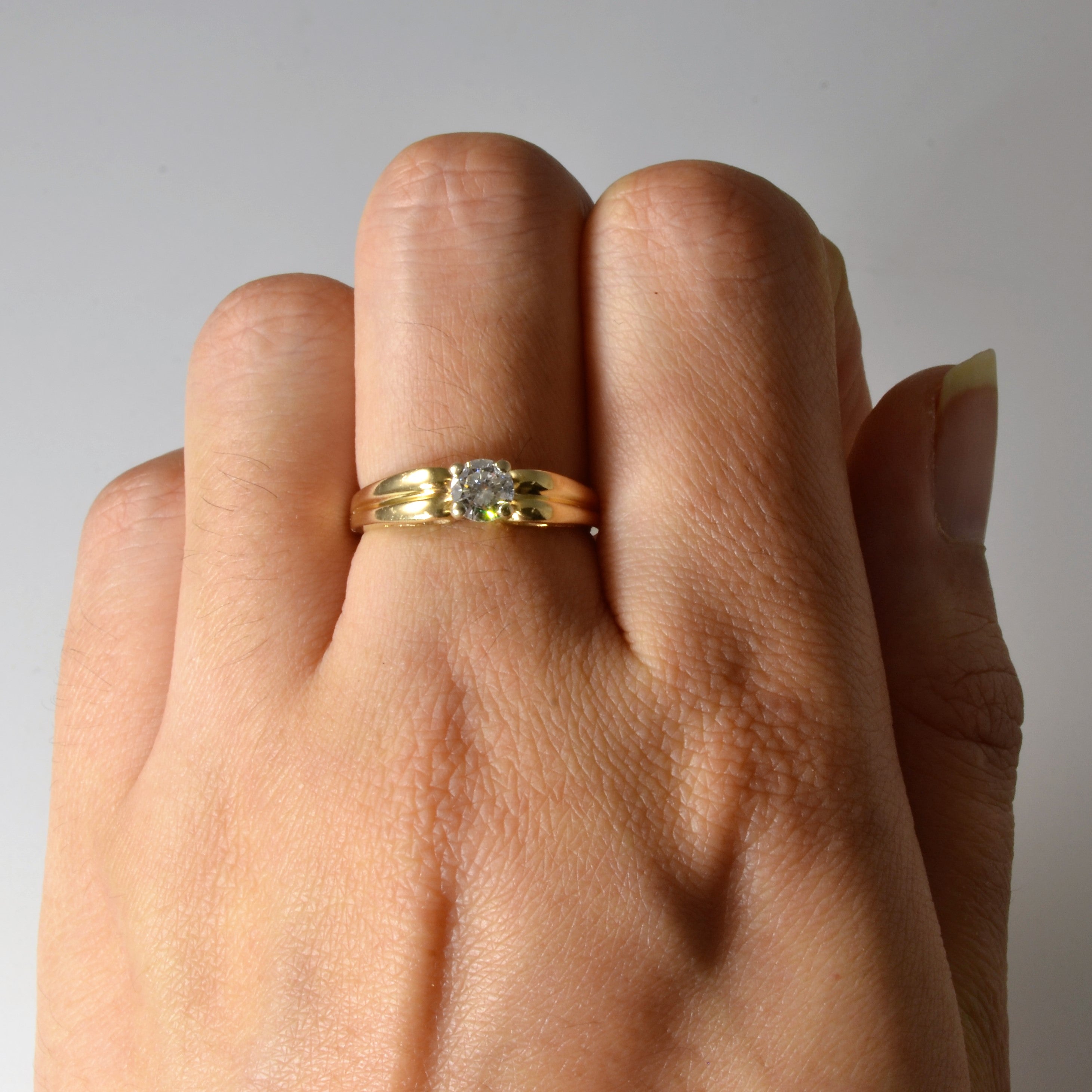 Bague solitaire en or jaune avec diamant | 0,37 ct | Taille 6,5 |
