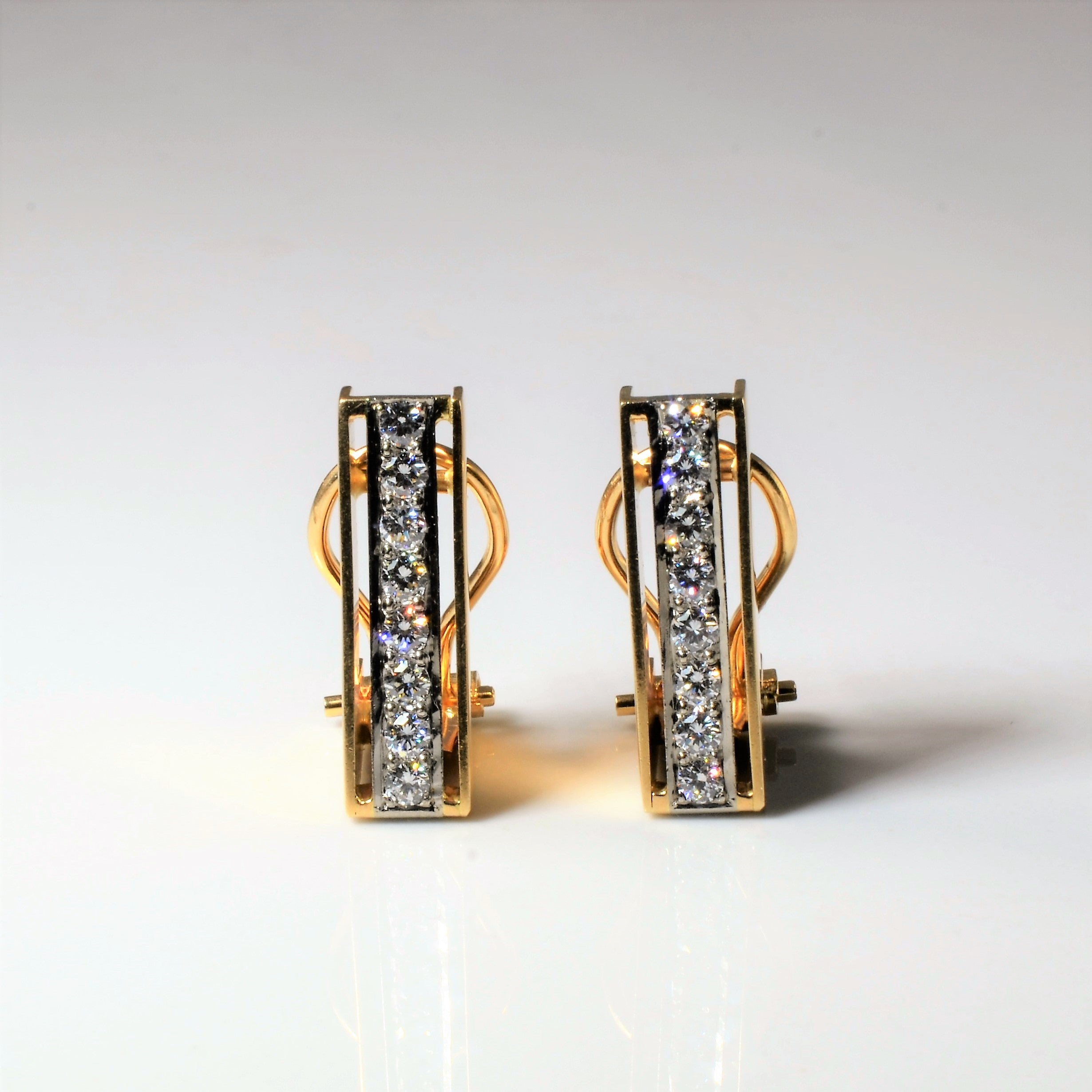 Boucles d'oreilles créoles en forme de barrette de diamant | 0,84 ct |