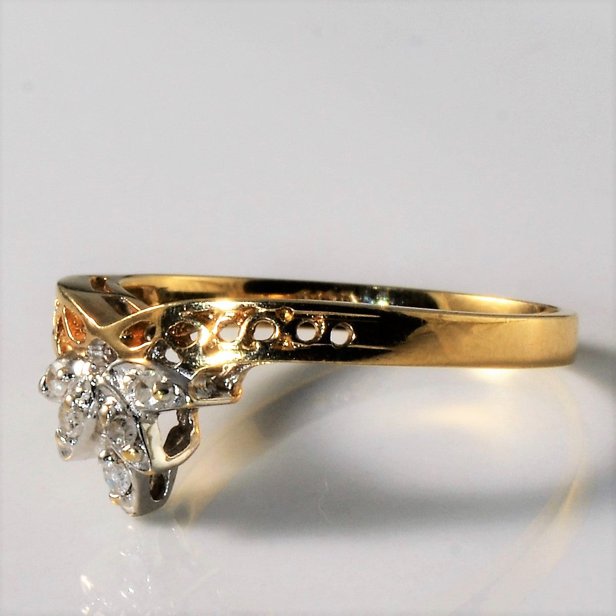 Diamond Filigree Contour Ring | 0.04tw | SZ 6 |