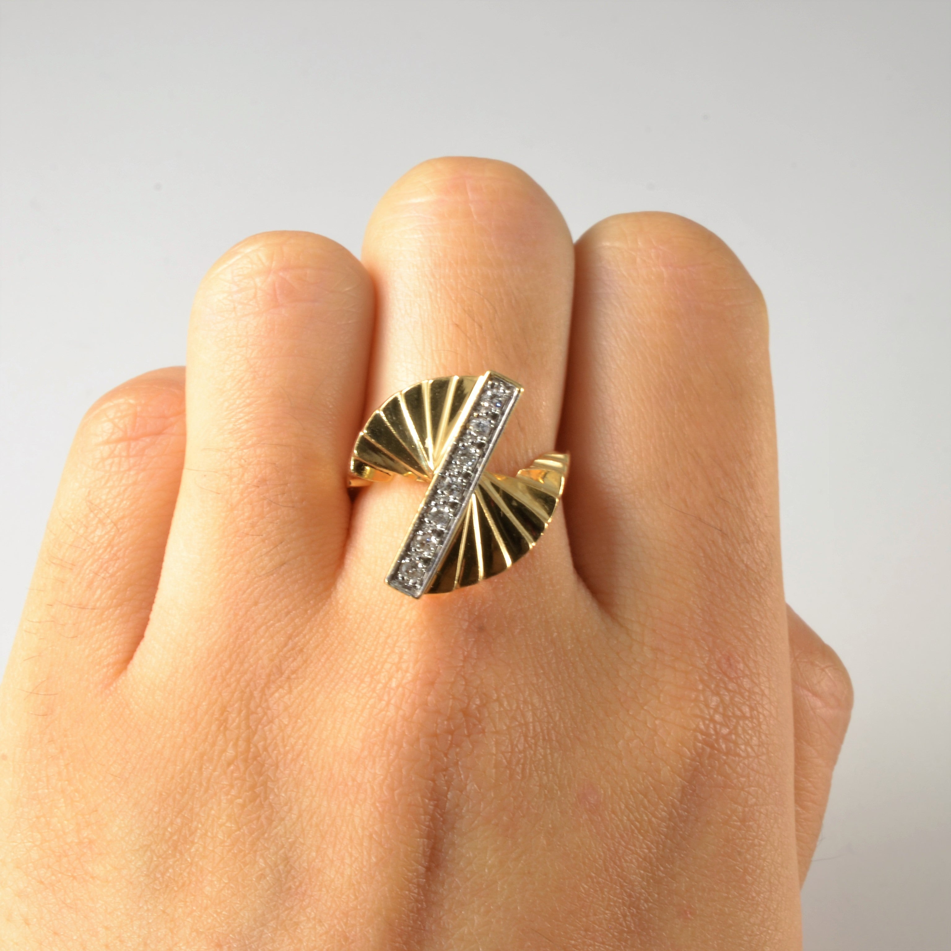 Diamond Column Twisted Fan Cocktail Ring | 0.25 ctw, SZ 5.5 |
